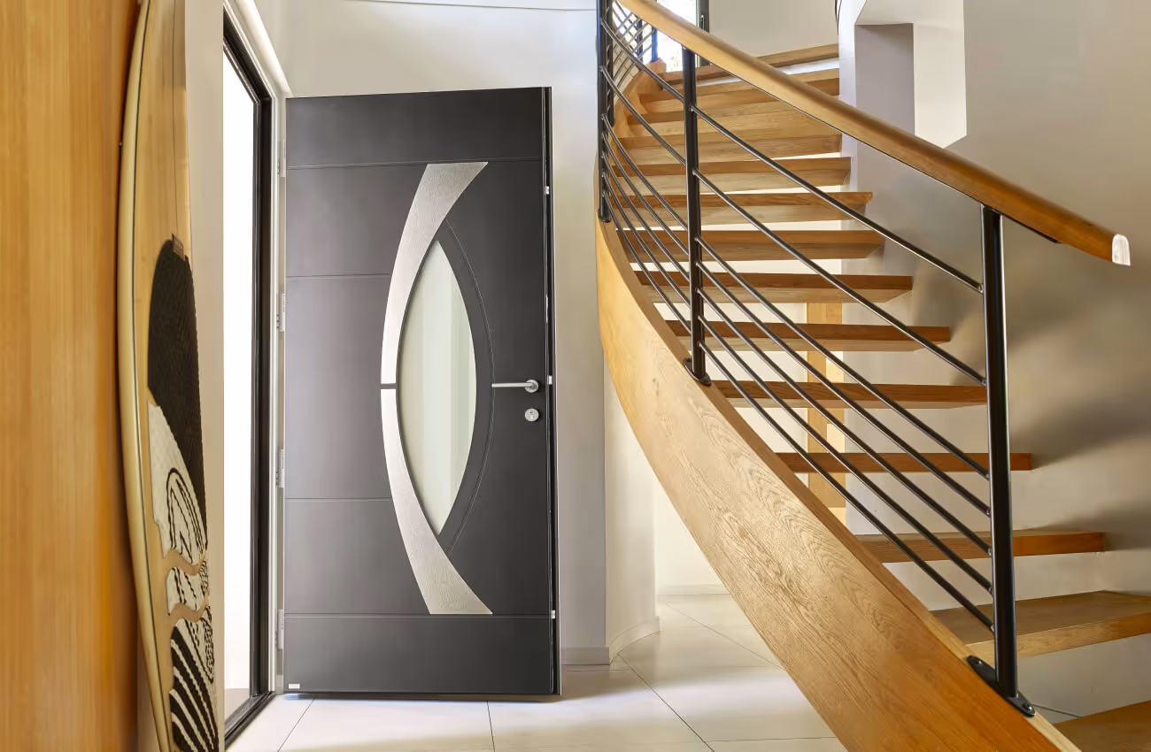 Grande porte en aluminium posé par Morel Services dans l'Ain (01)
