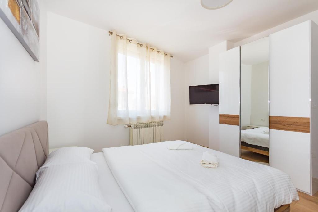 Premium Private Double Room With Shared Kitchen 