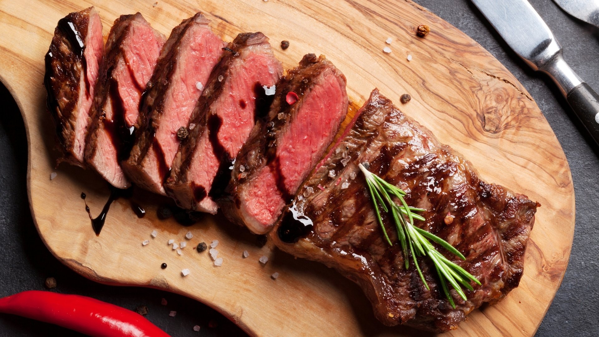 Aromatic Allies for the Perfect Steak