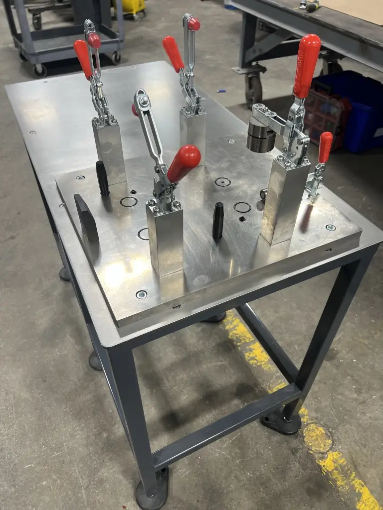 Custom cylinder head leak testing fixture
