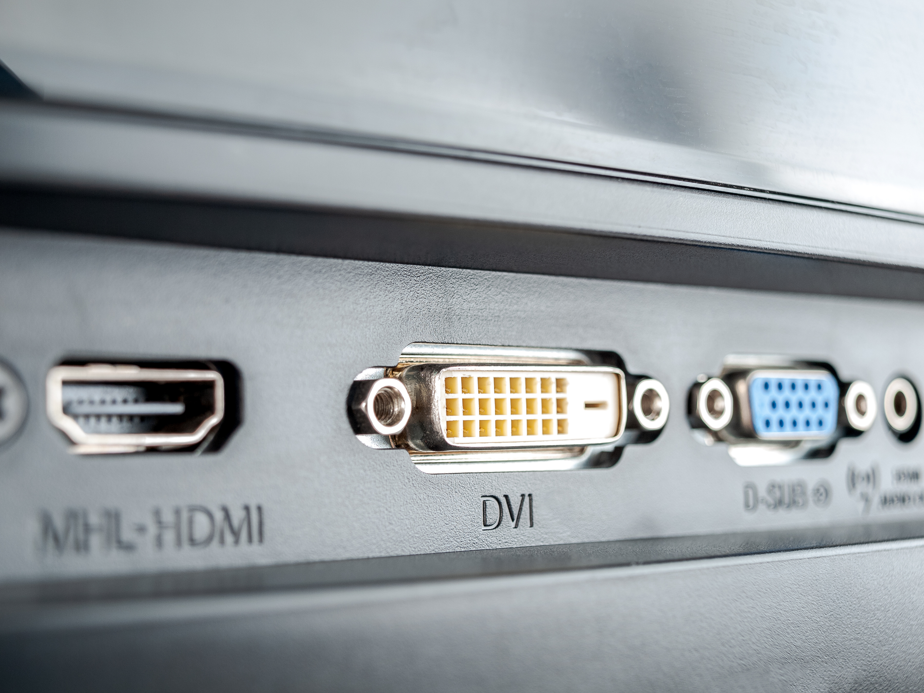 DVI-D Cables and Adapters for Clear, Reliable Display Signals