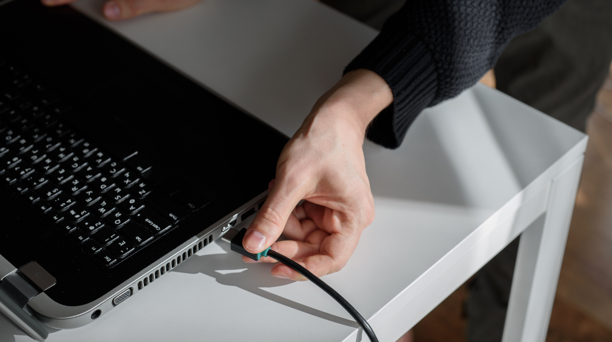 How to Connect Your Laptop to TV with HDMI Easily