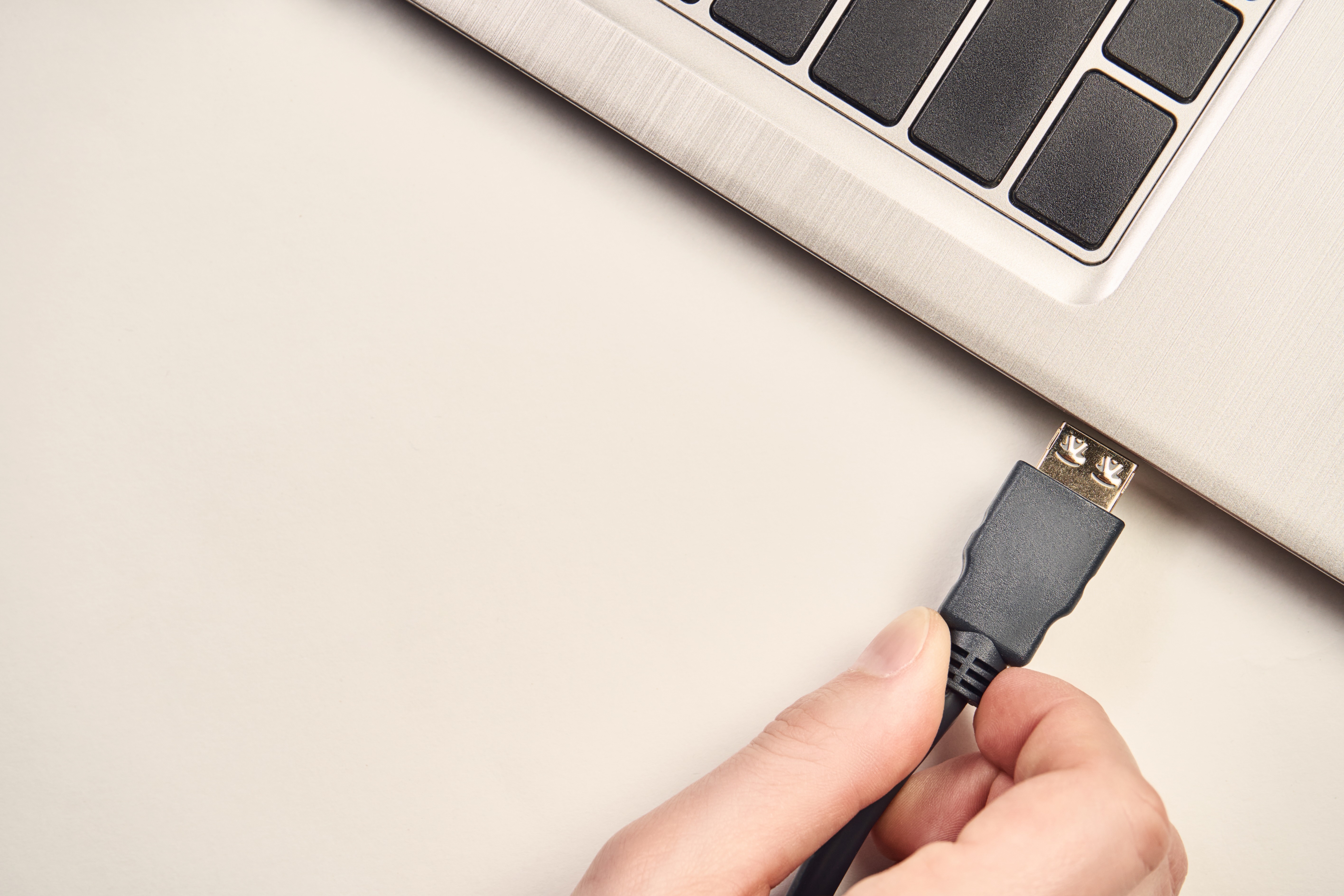 Reliable Desktop Power Cables for Safe, Efficient Setups