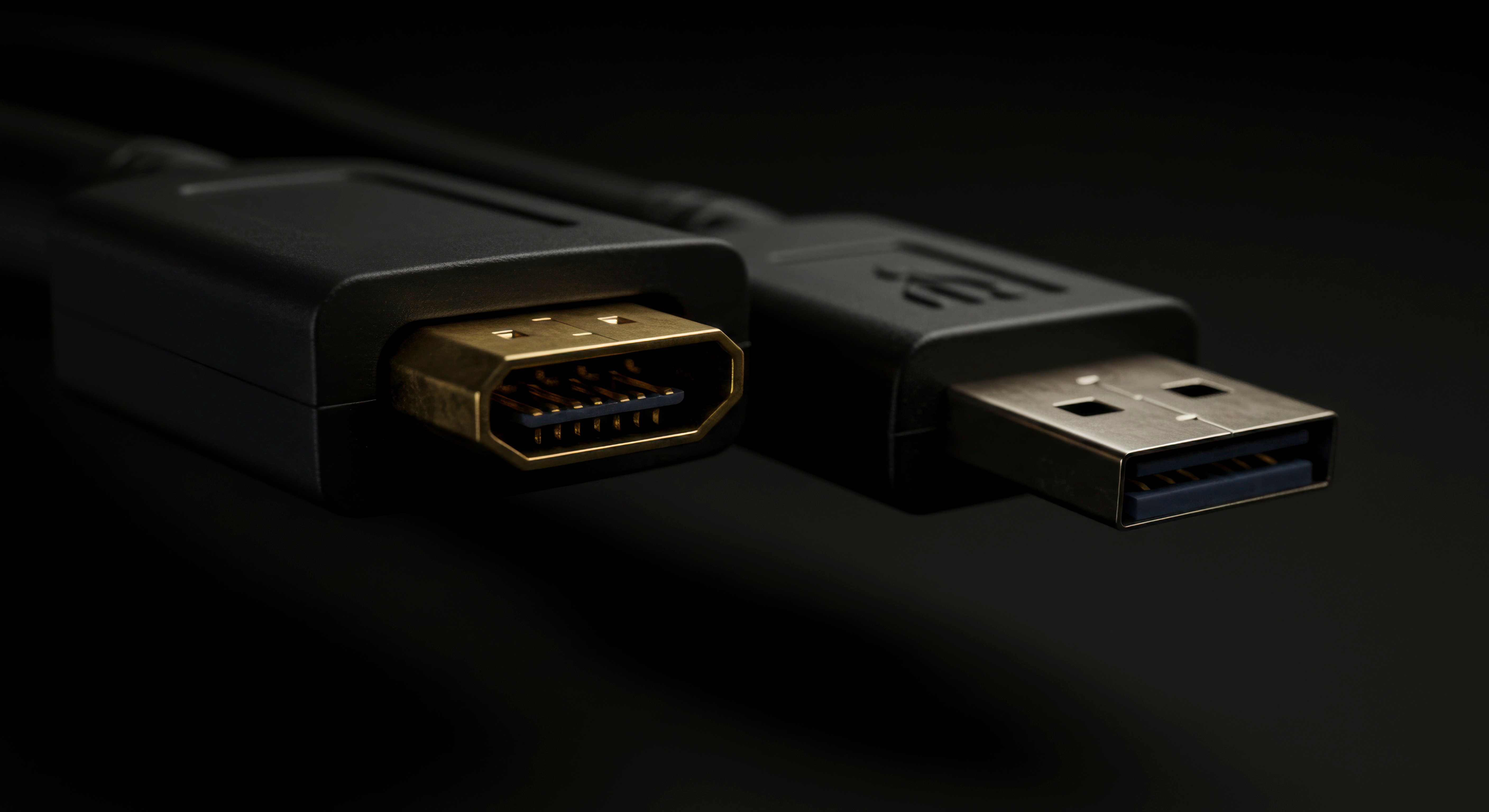 Thunderbolt vs Mini DisplayPort: Key Differences Explained Clearly