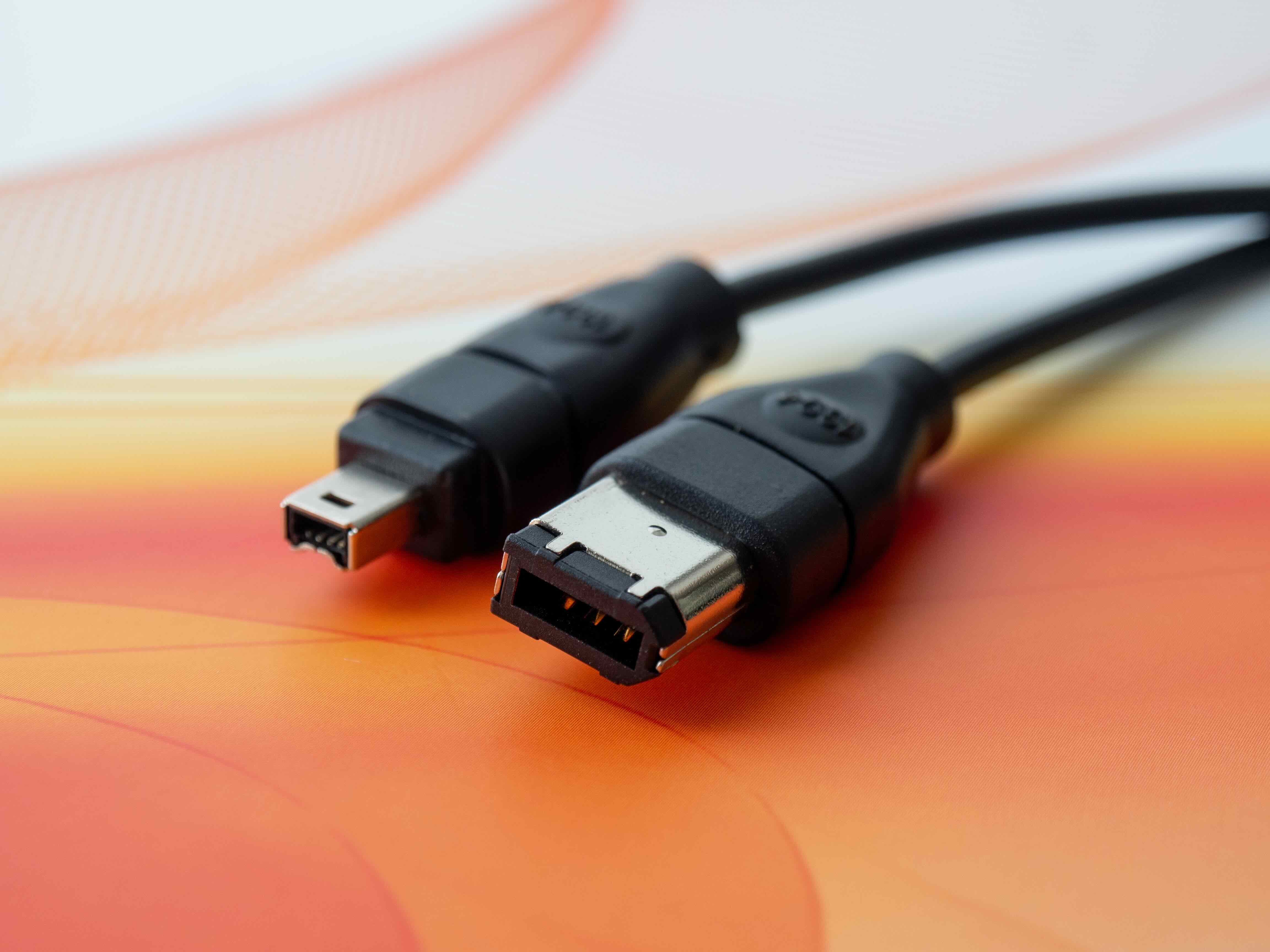 4-Pin to 4-Pin FireWire Cable for Legacy DV Video Transfer