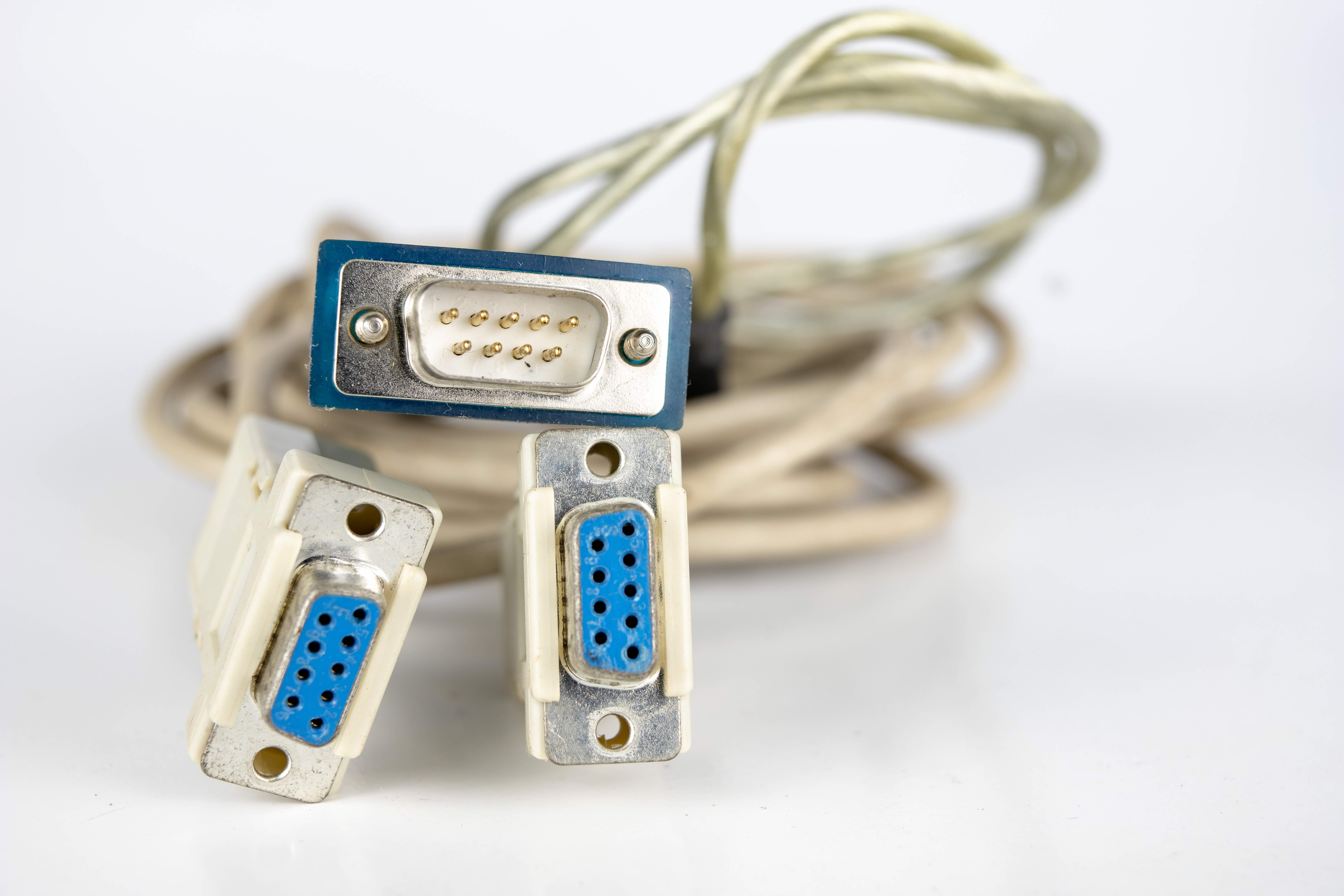 DB9 to DB9 Null Modem Cable Pinout Guide & Uses