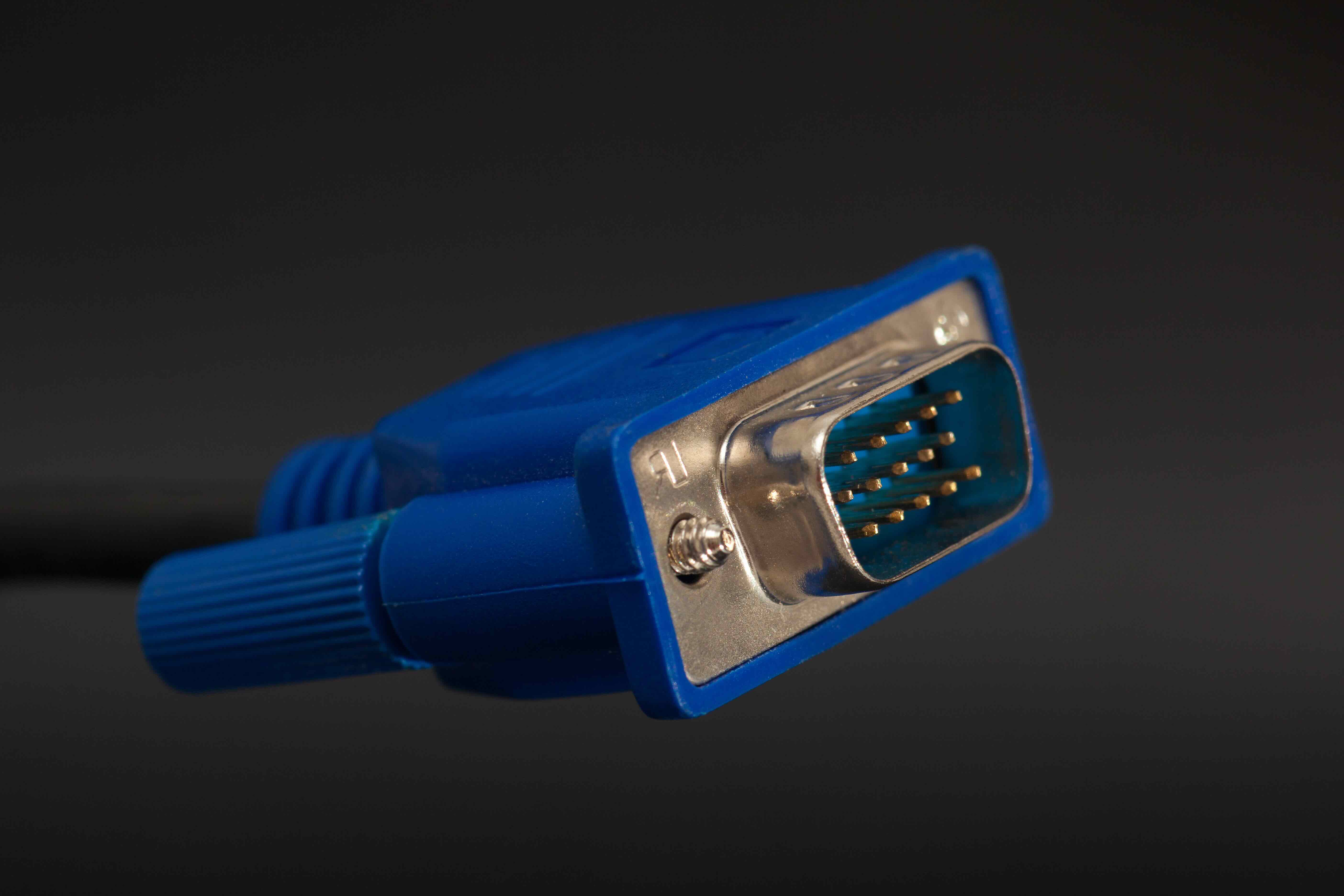 VGA vs Serial: Key Differences and When to Use Each