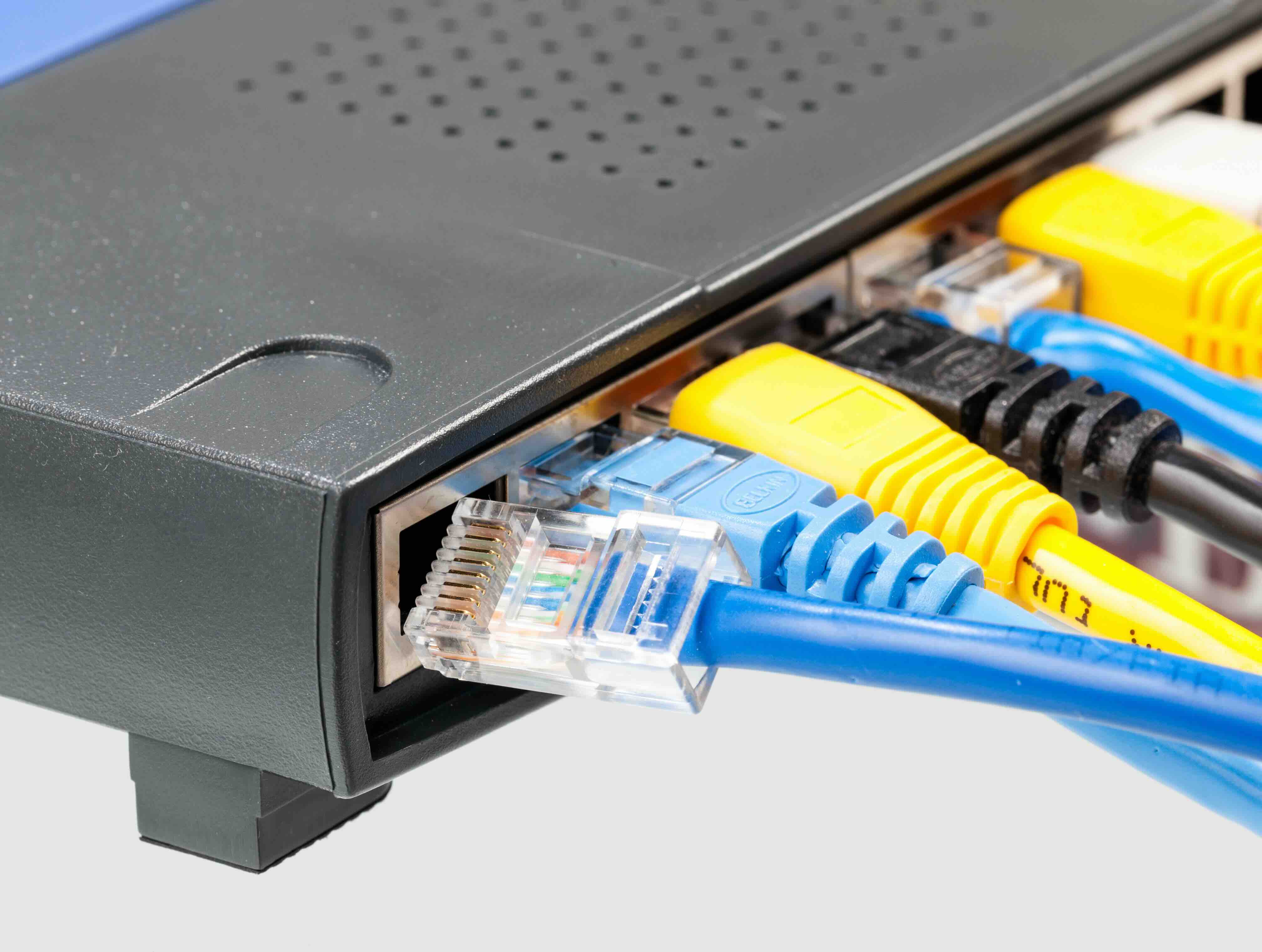 Cat5e vs Cat8: Which Ethernet Cable Do You Need?