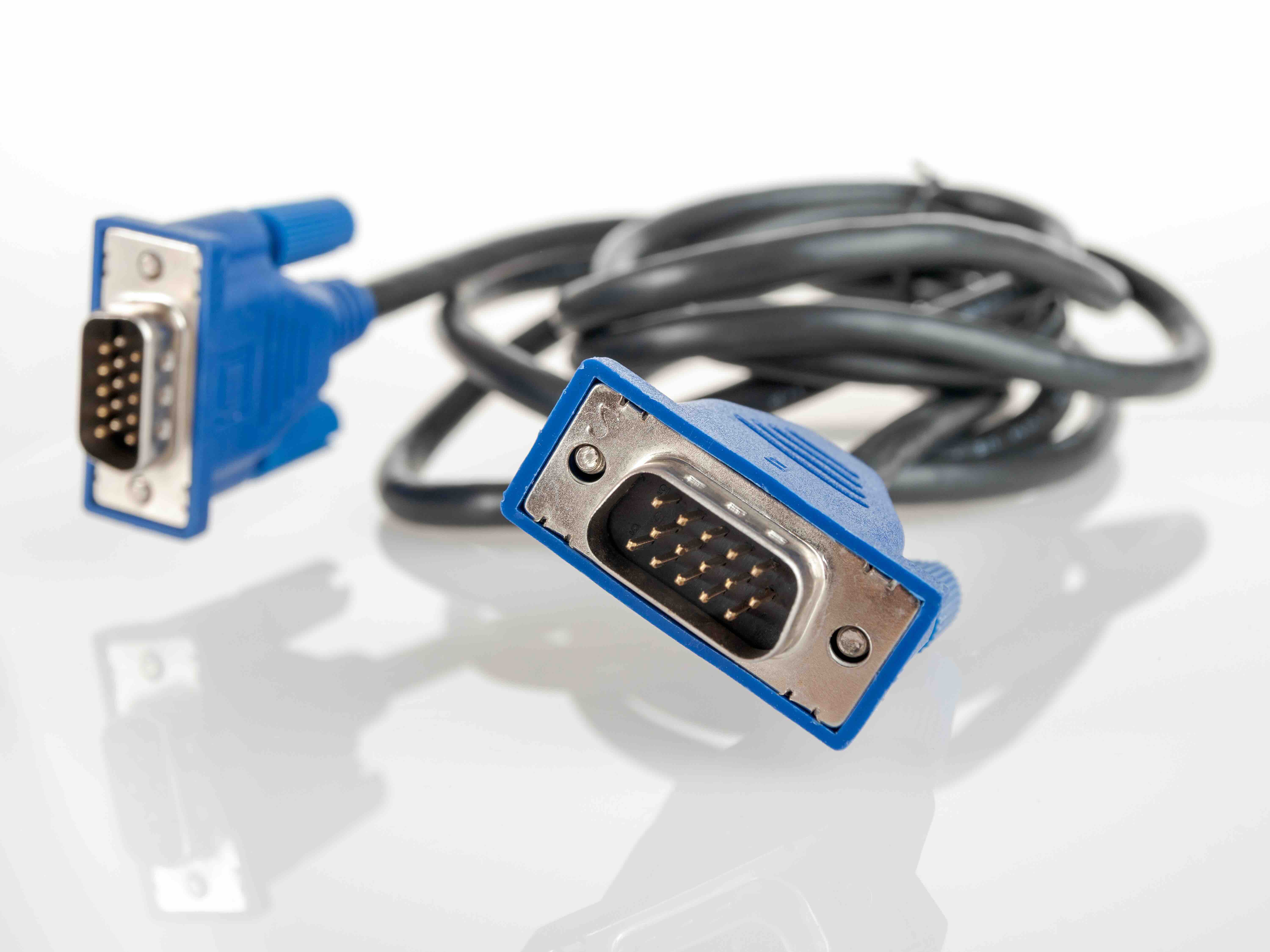 VGA Projector Cable: Reliable Signal, Every Presentation