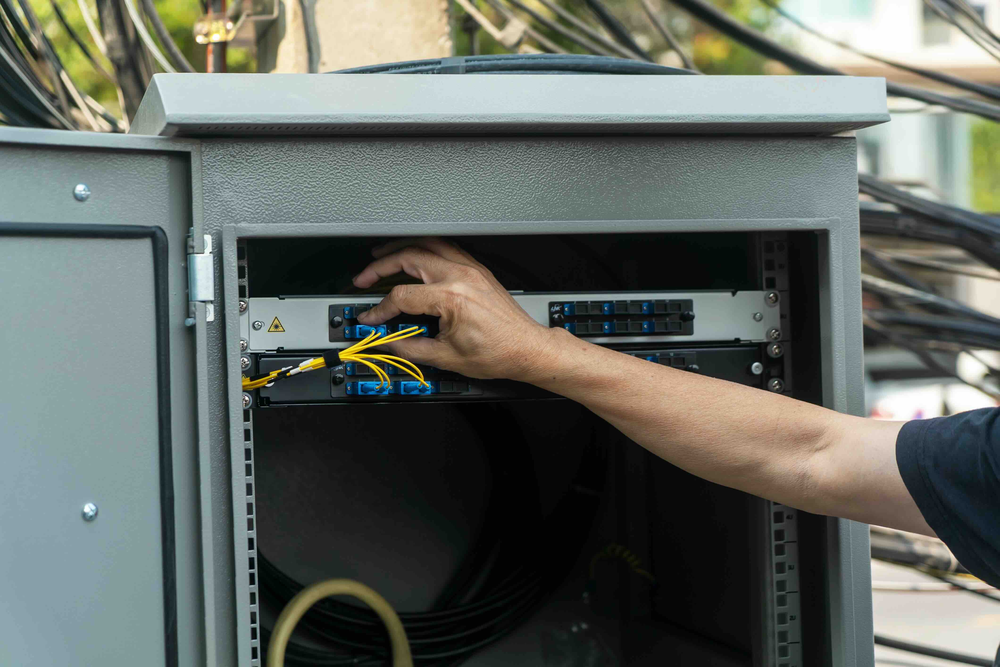Patch Panels vs. Network Switches: Key Differences