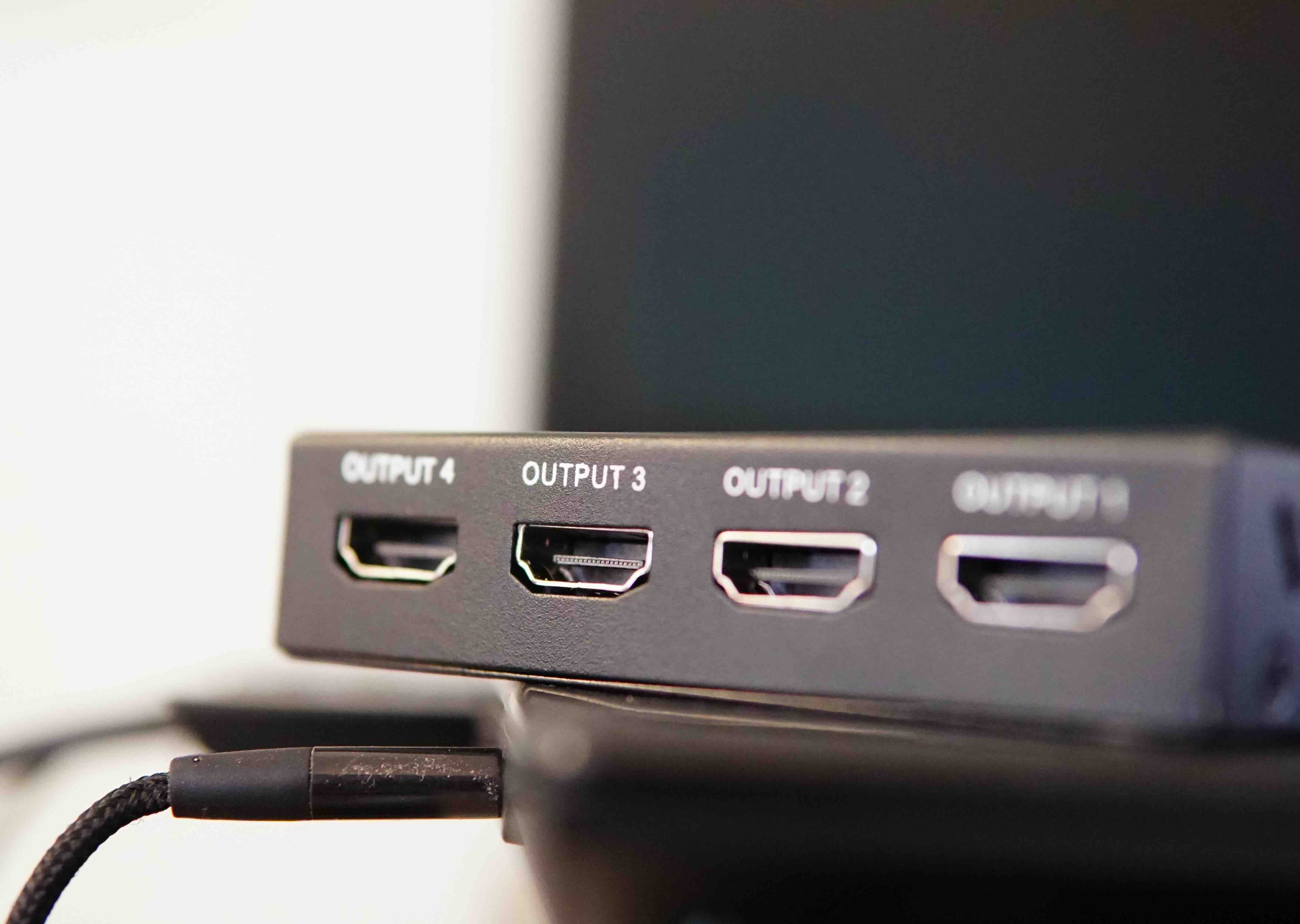Port HDMI Splitter: One Source, Multiple Displays