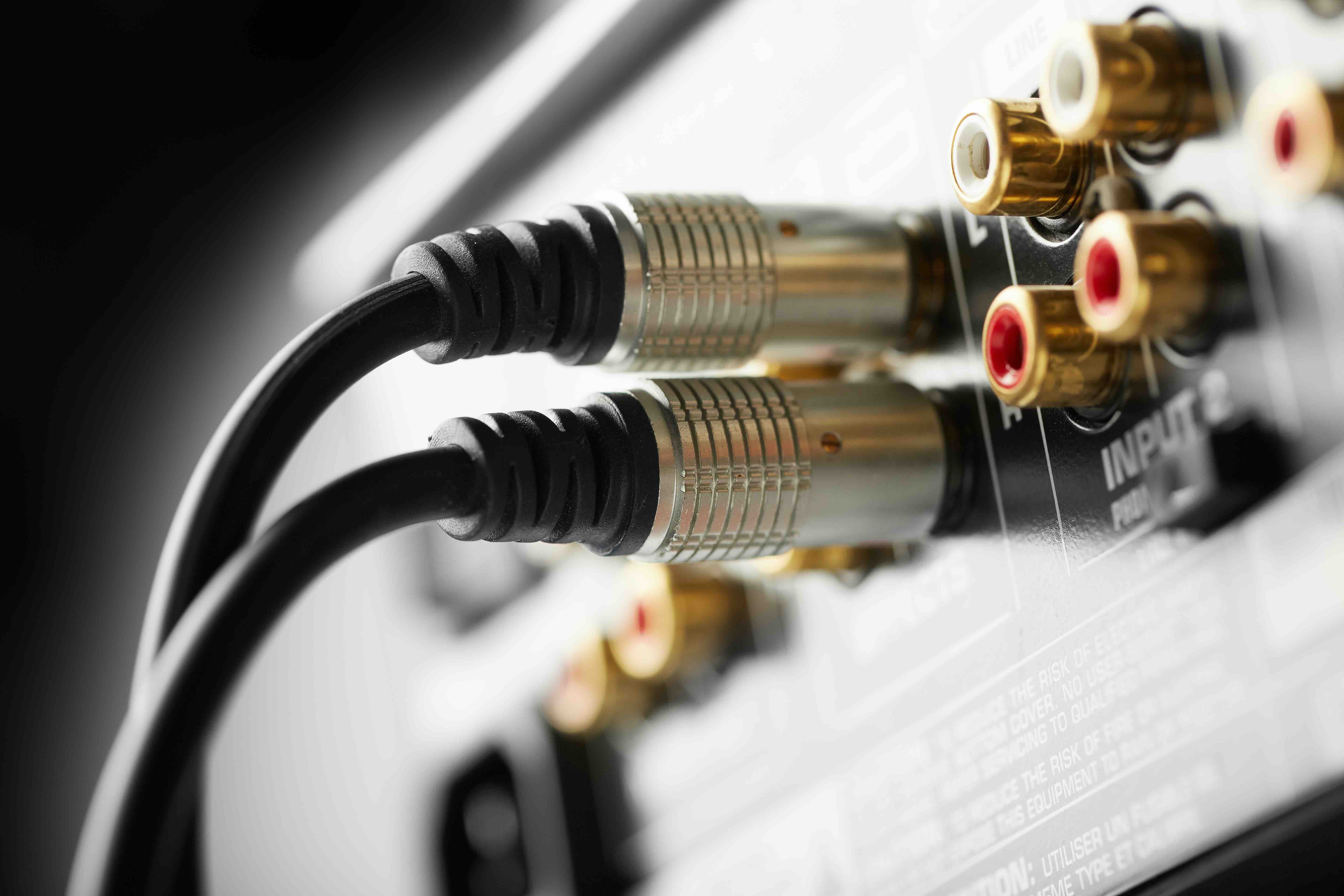 How to Connect Speaker Wire to an RCA Connector
