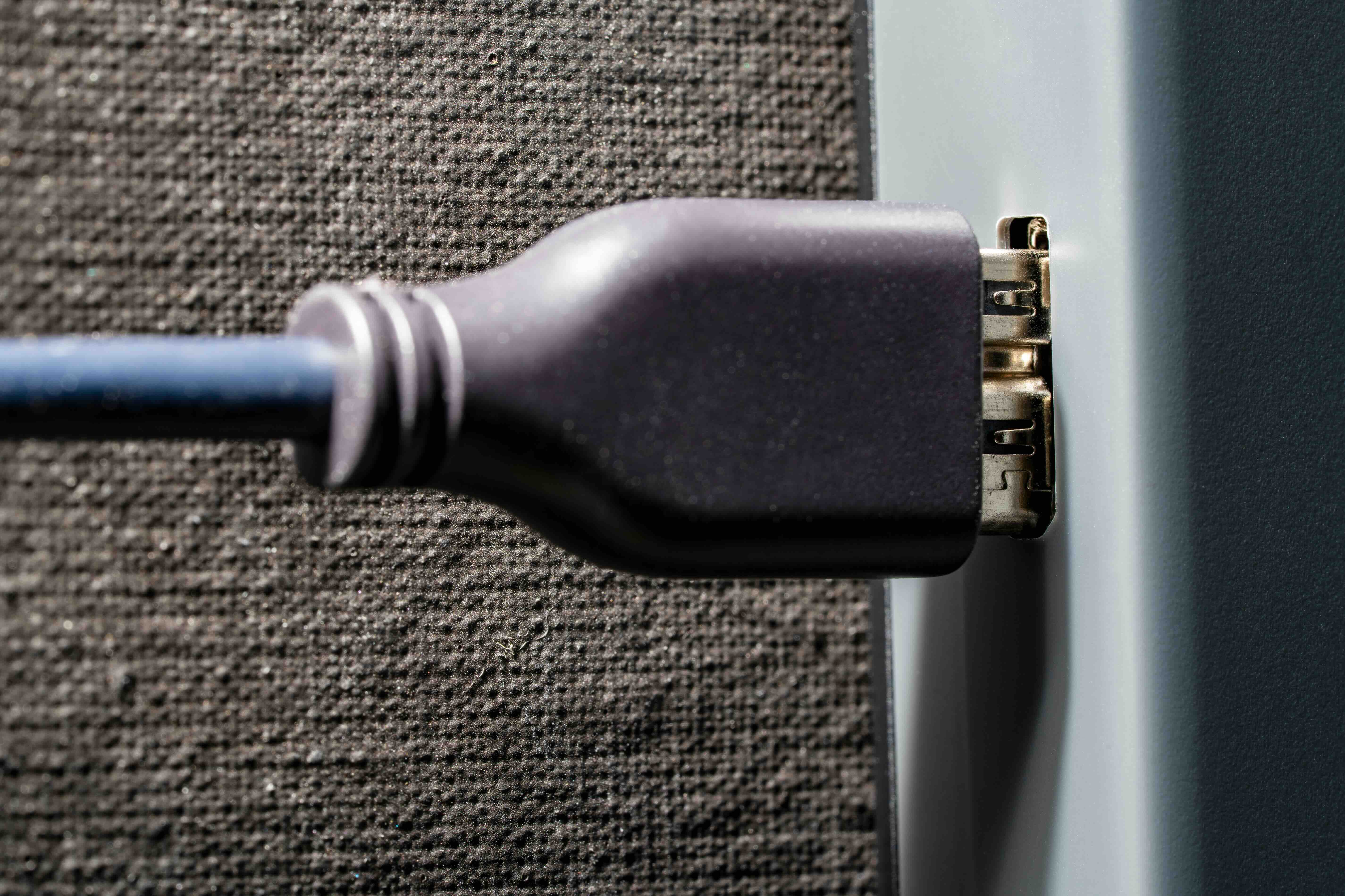 DisplayPort Test Cable Guide: Diagnose Display Issues Fast