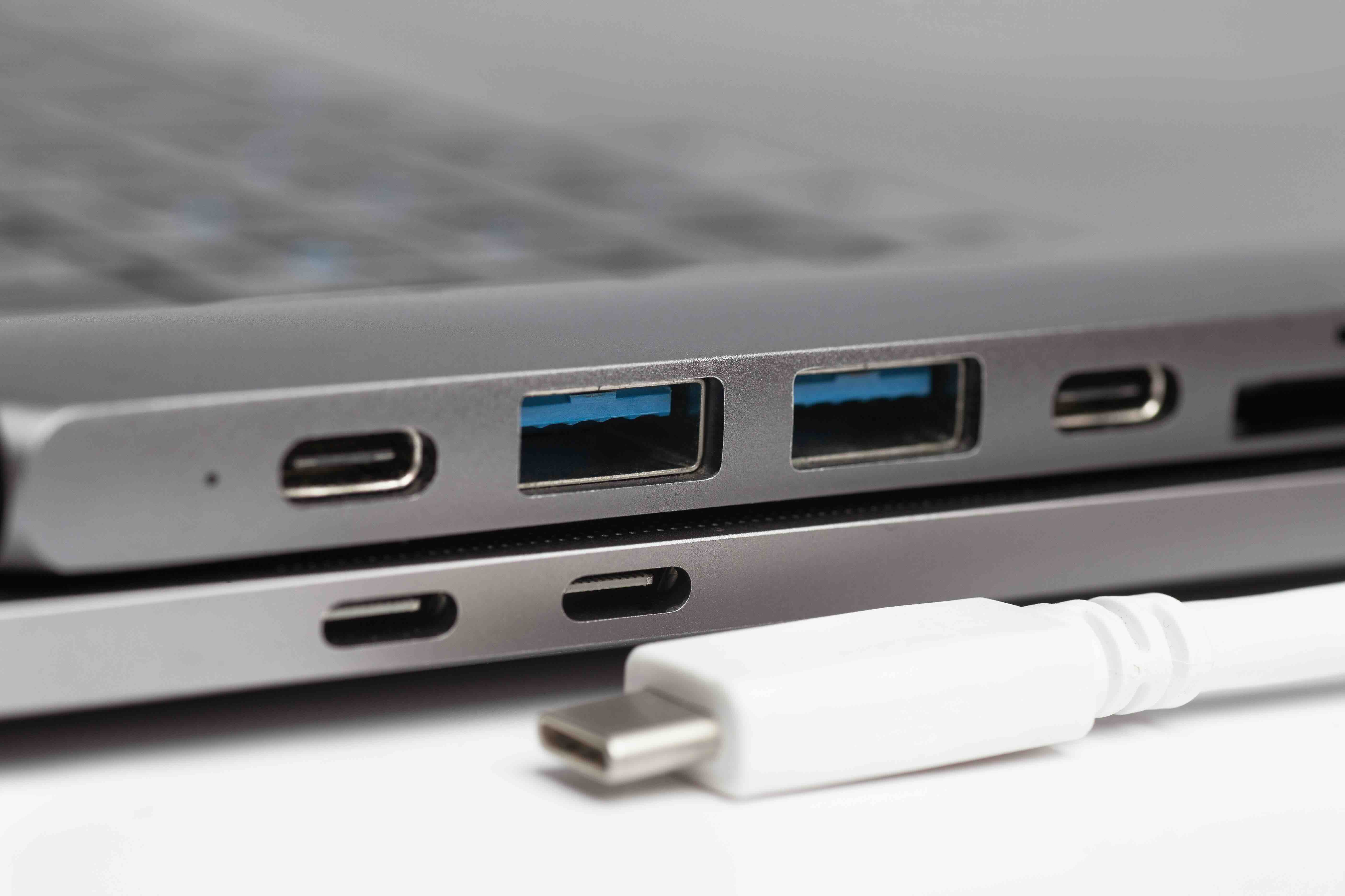 Thunderbolt Cable Types: Every Generation Explained