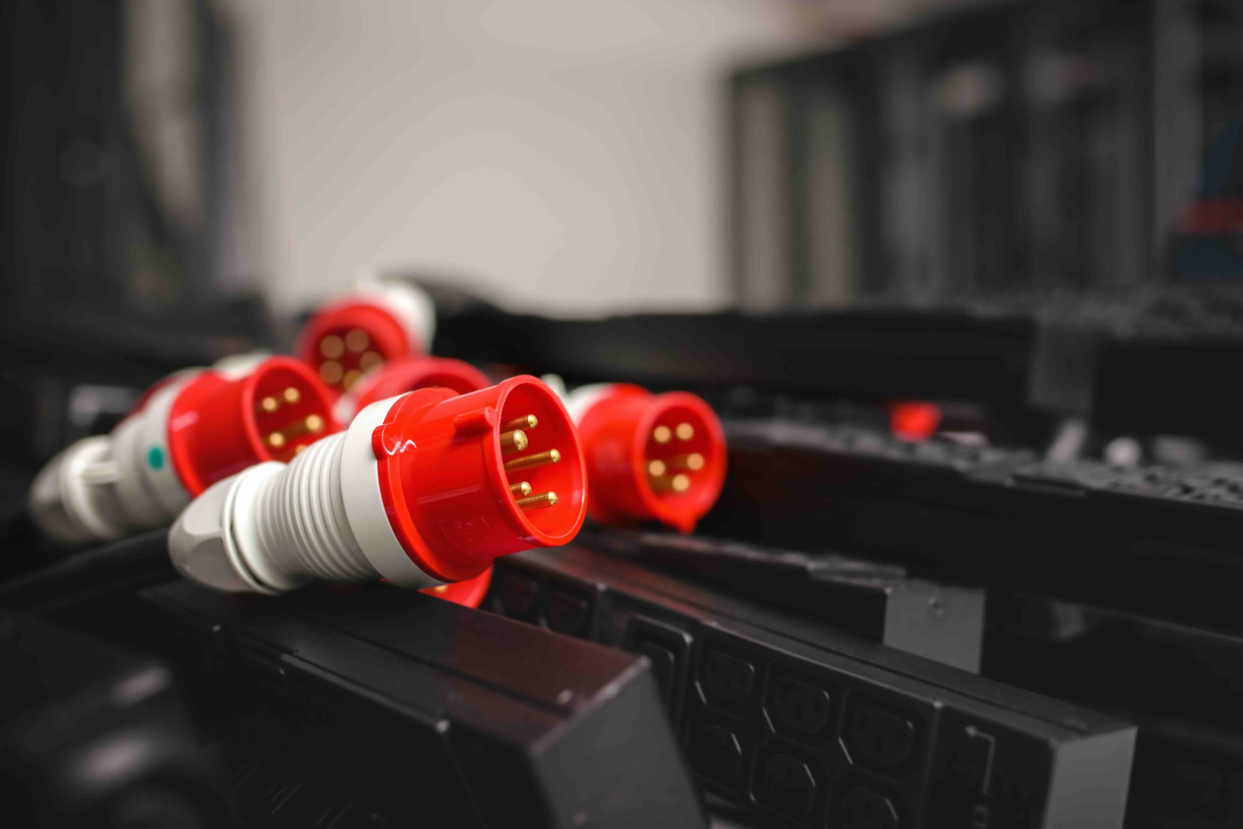 5 Prong Plug Guide: Types, Uses, and How to Choose