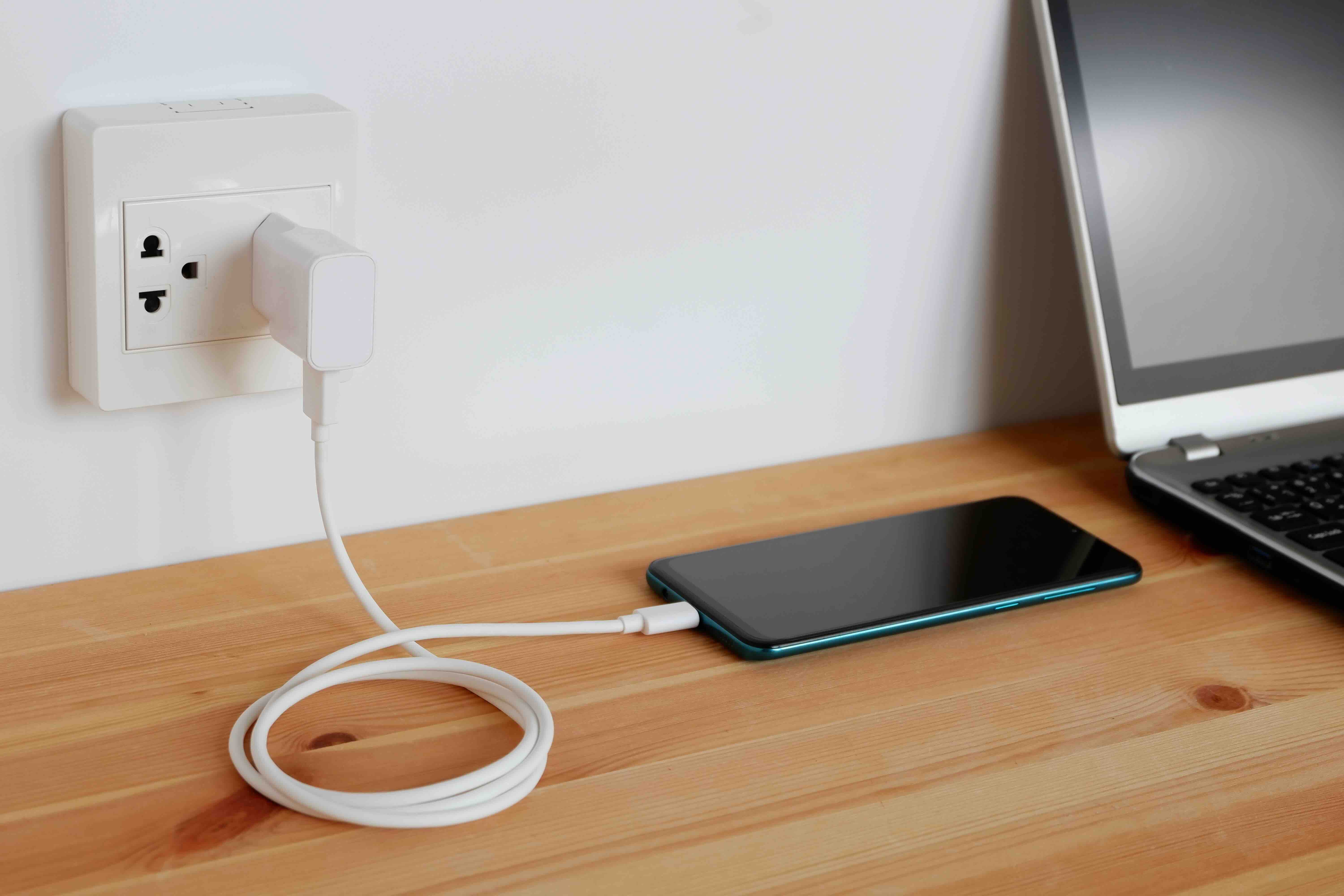 Inexpensive iPhone Chargers That Actually Work