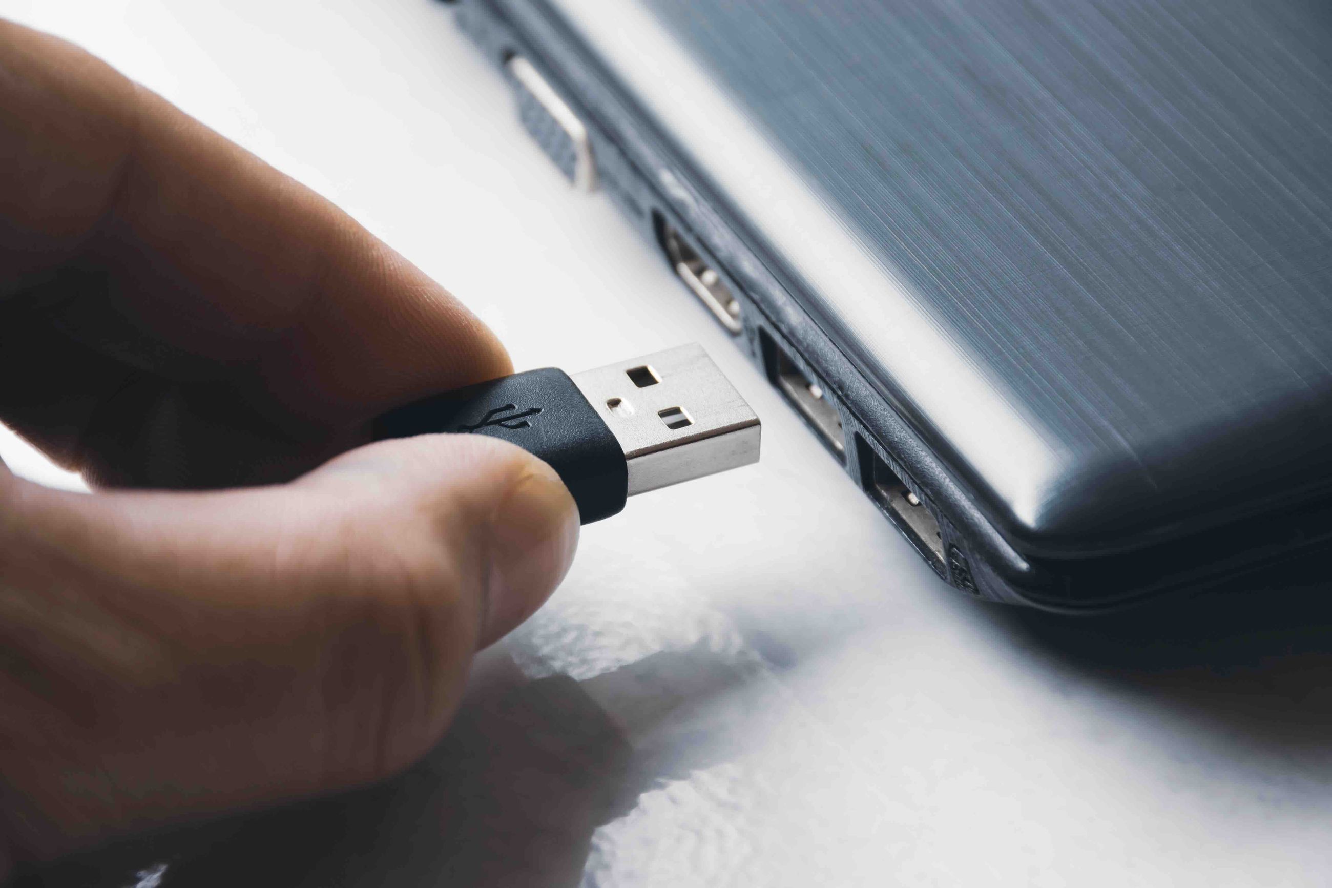 Can a USB 2.0 Work on a 3.0 Port? Yes, Here's How | Monoprice