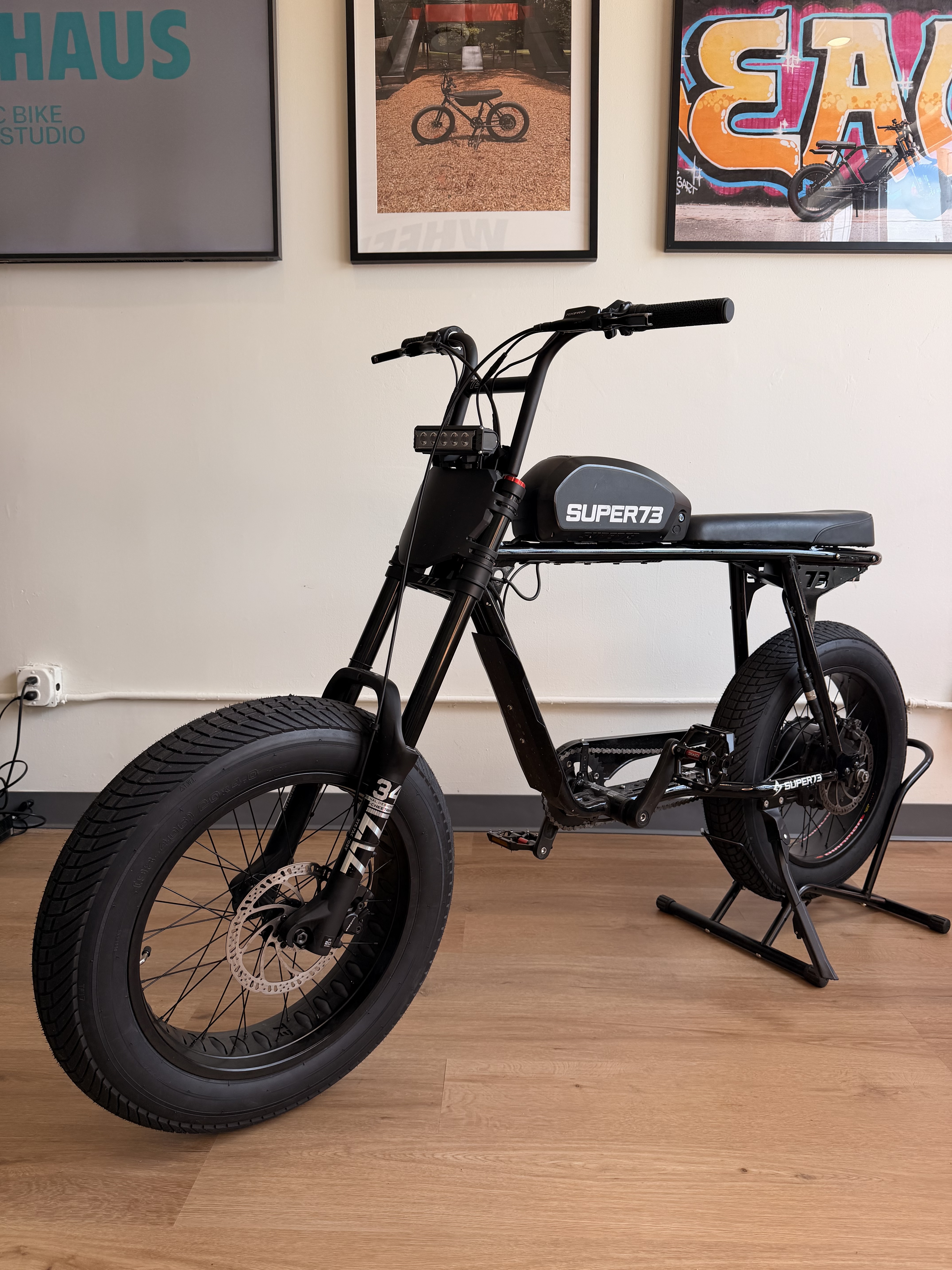 Super73 S2 - angle view