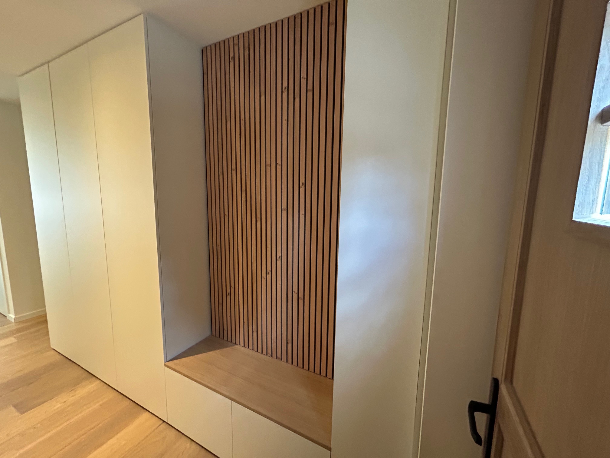 Inbouwkast en zitbank