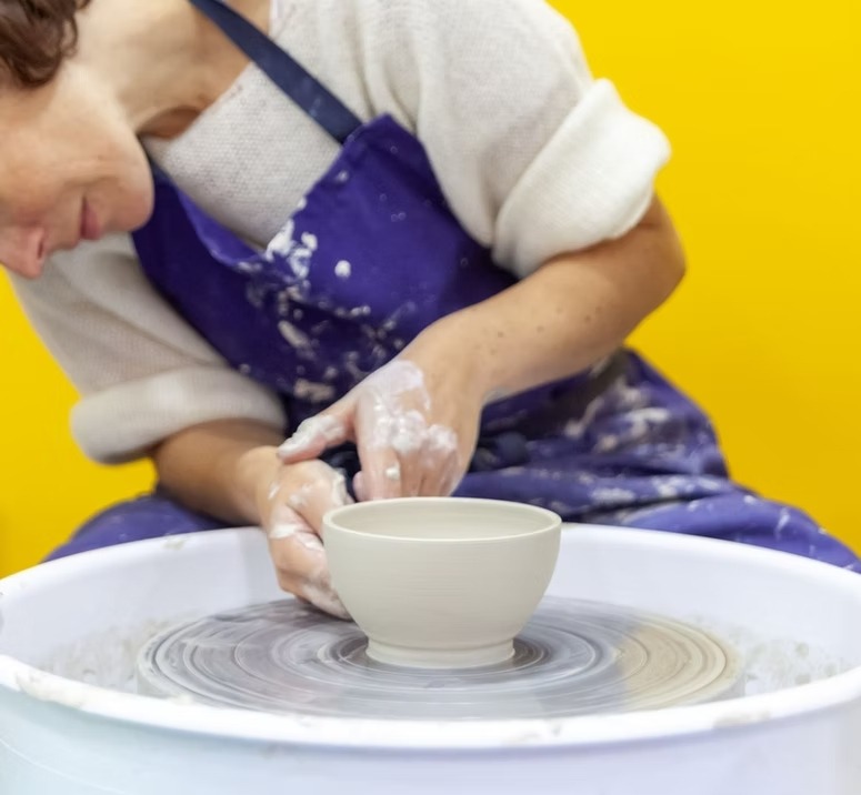 Initiation au tournage – bol en grès - Image 1