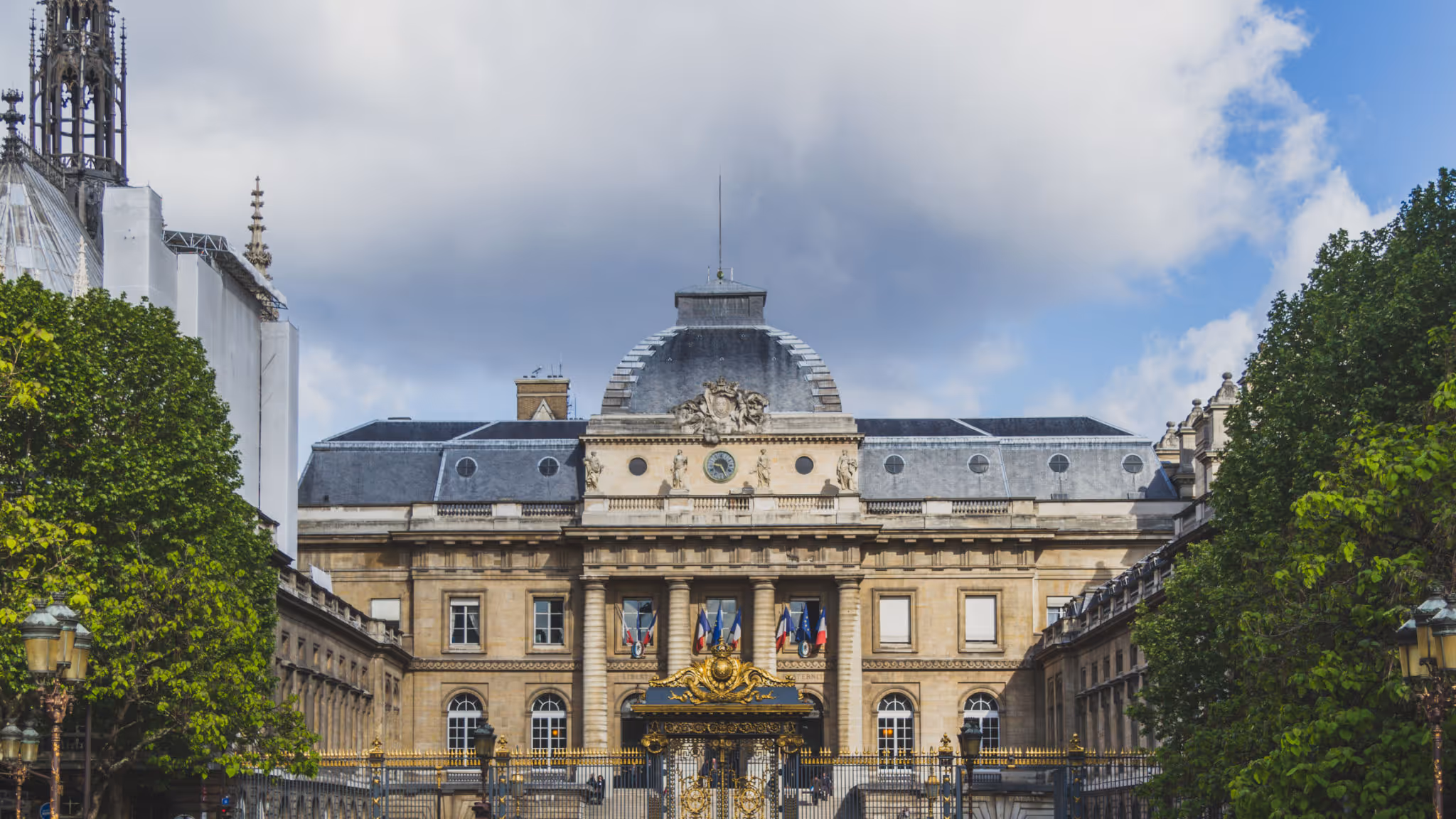 Comparaison des services d'organisation d'événements à Paris : Arty Squad vs concurrents