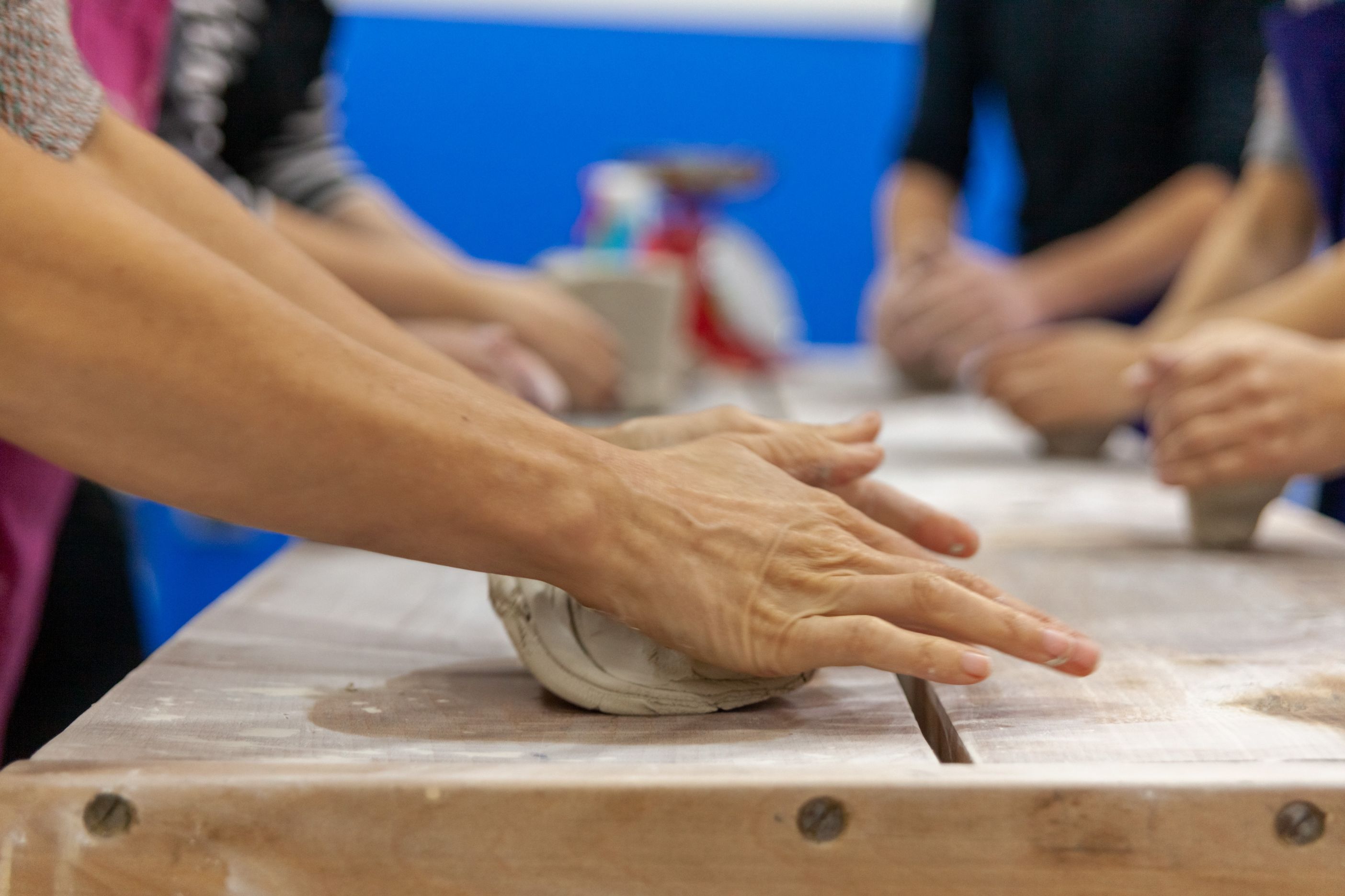 Initiation au modelage – tasse en céramique - Image 1