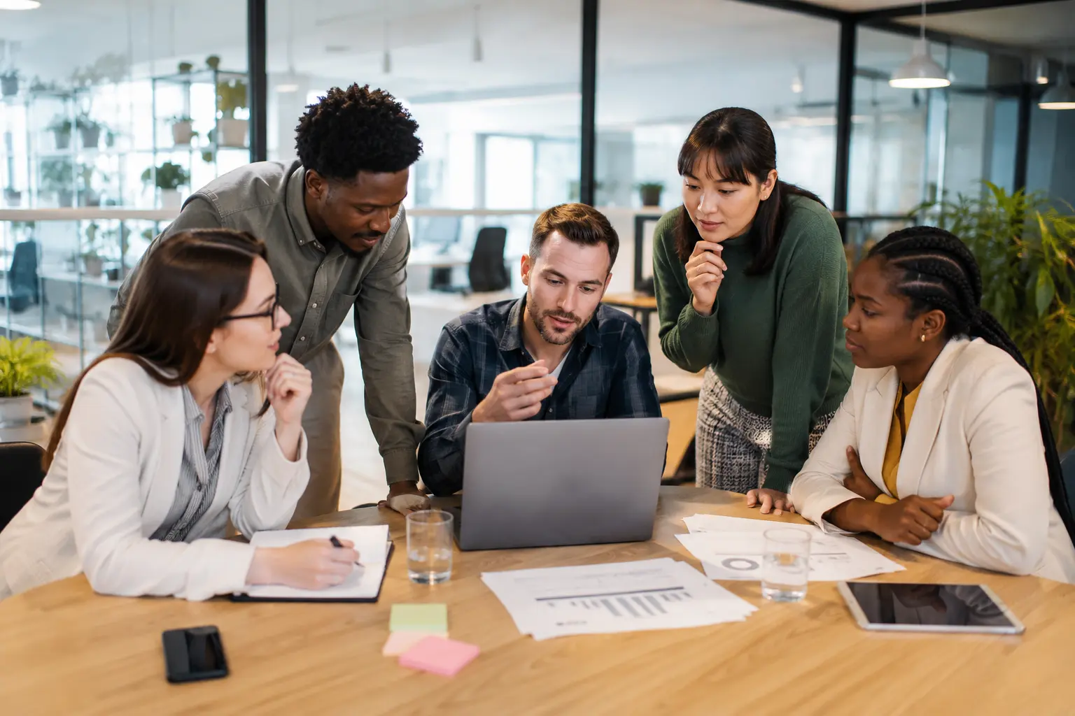 LMS with built-in AI: 8 platforms that automate the creation of training content