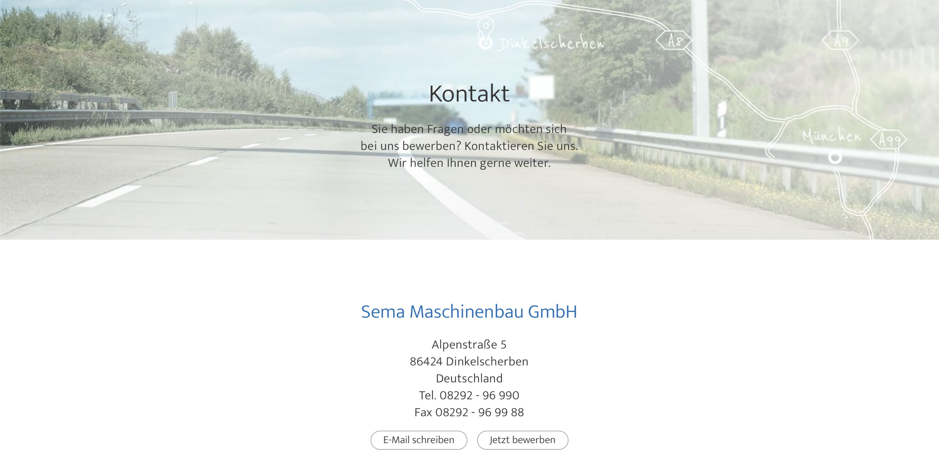 Kontaktseite von Sema Maschinenbau mit Autobahn-Hintergrund, Standortkarte, Kontaktdaten, Telefonnummern und Buttons für E-Mail und Bewerbung.