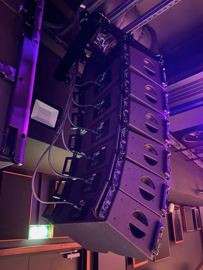 The floating design and specialised mounting solutions allowed high-performance levels while ensuring minimal disruption to their central London neighbours