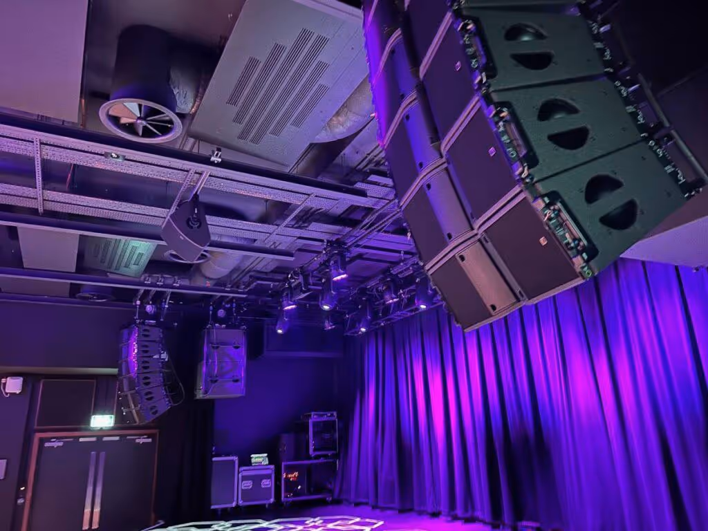 The L-Acoustics sound system was designed to provide exceptional sound coverage across the venue, despite its height limitations