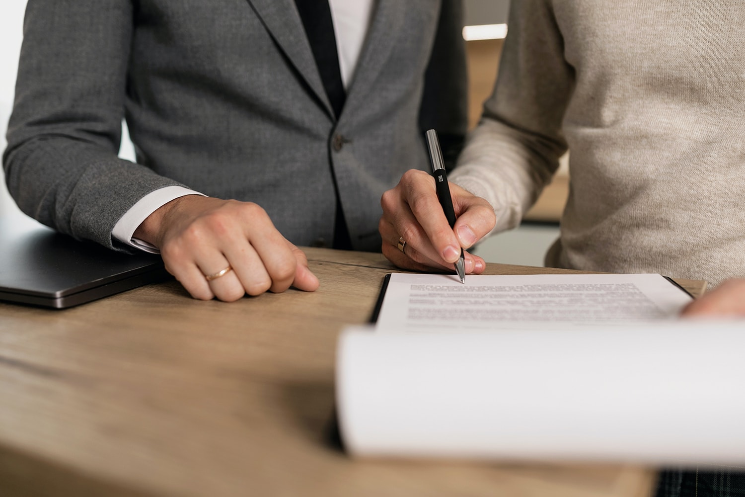 legal issues selling a house with an agency