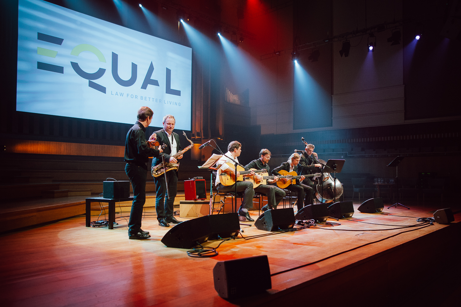 Qui Swing je en animation  de jazz manouche pour un événement professionnel à Flagey, Bruxelles