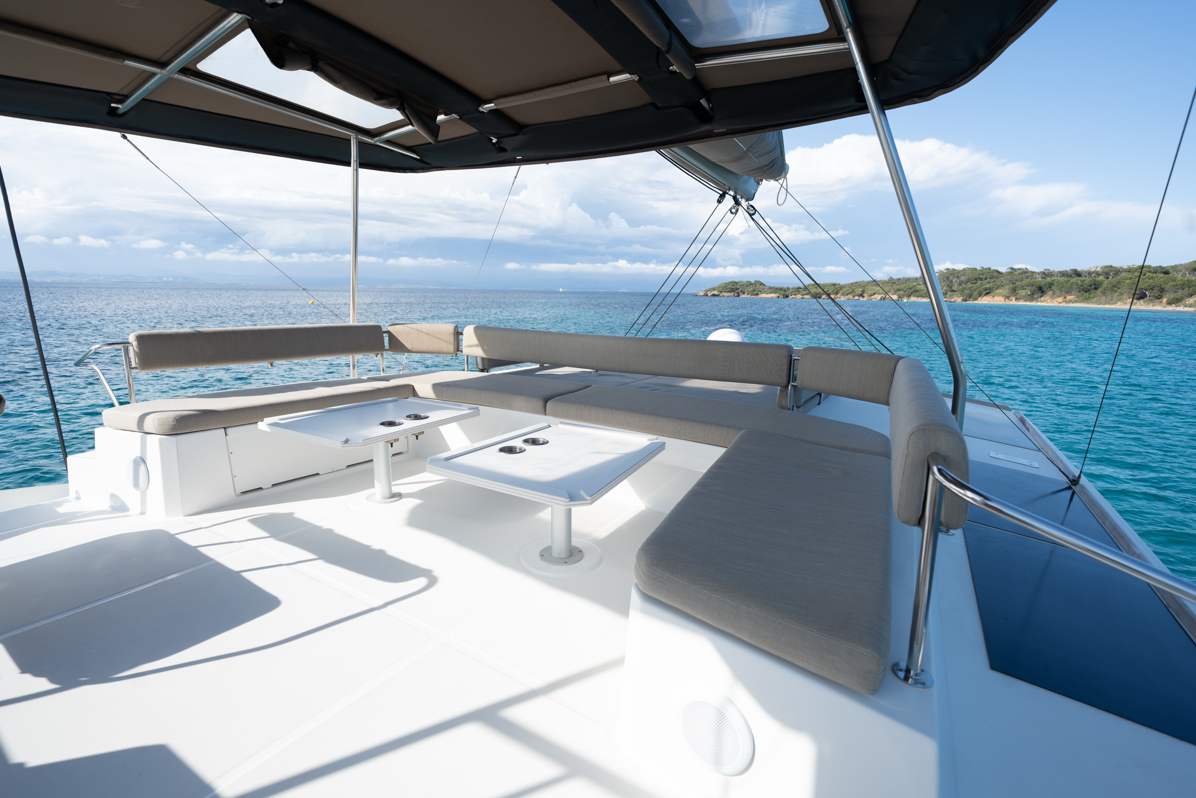 Photo extérieur, photo du salon d'éxterieur sur la fly bridge à l'étage du bateau 