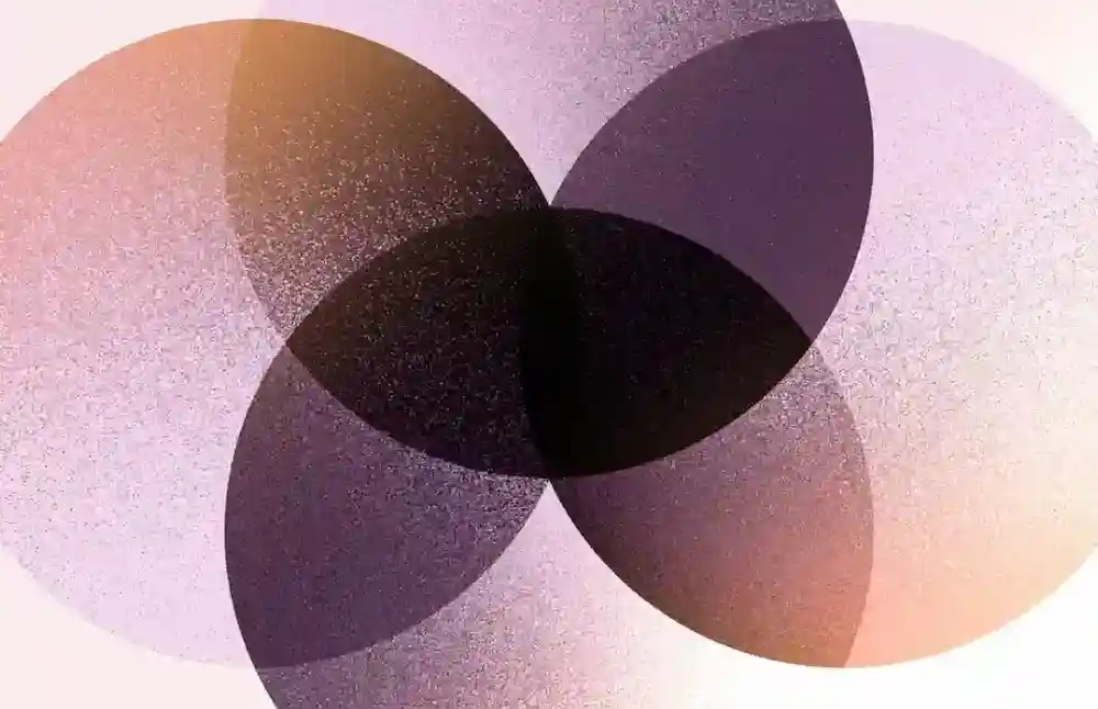 four gradient circles intersecting