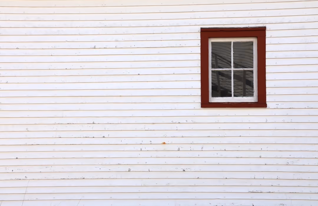 Discover 2026 siding panel replacement cost in Long Island & Queens. Compare vinyl vs fiber cement, repair vs replace, and get expert installation tips.