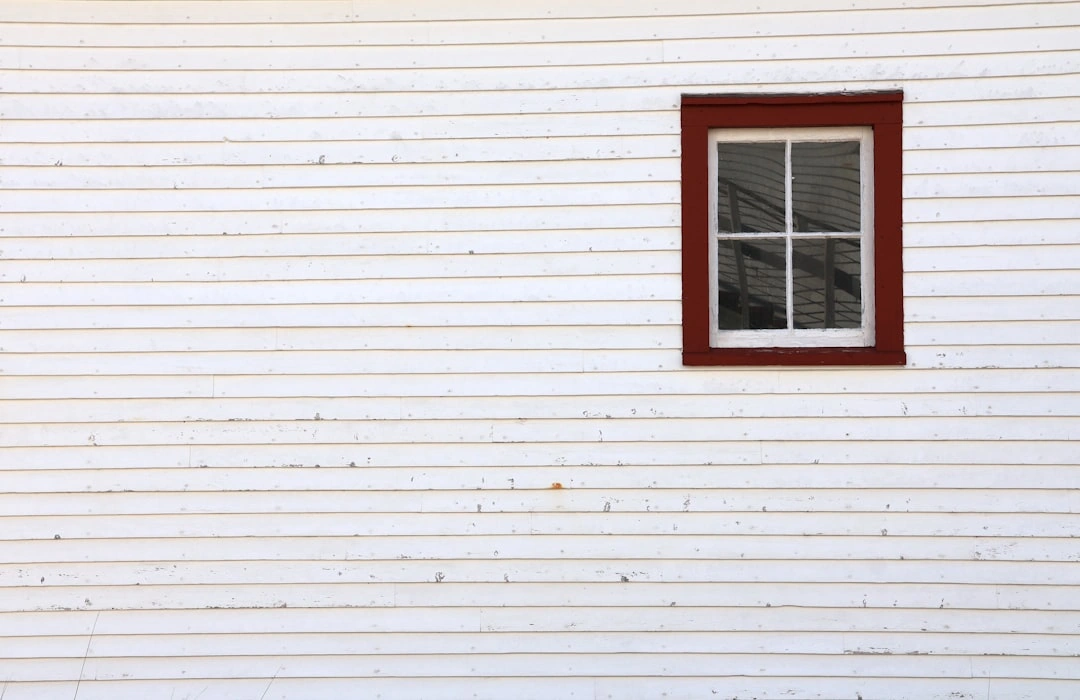 Discover 2026 siding panel replacement cost in Long Island & Queens. Compare vinyl vs fiber cement, repair vs replace, and get expert installation tips.