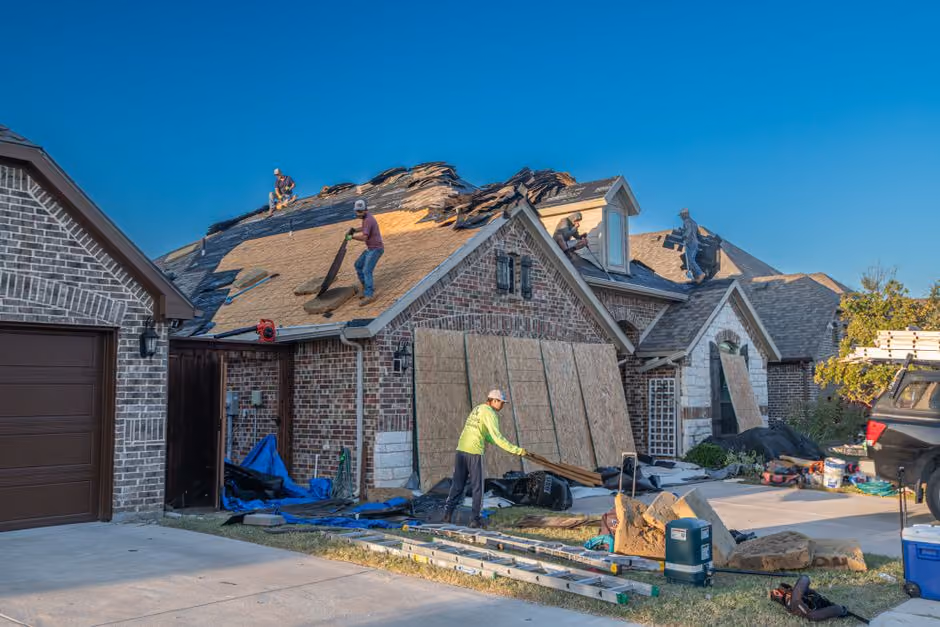 Expert roof repair Suffolk County: Fix leaks, storm damage fast. 24/7 service, GAF certified for Long Island homes. Free estimate!