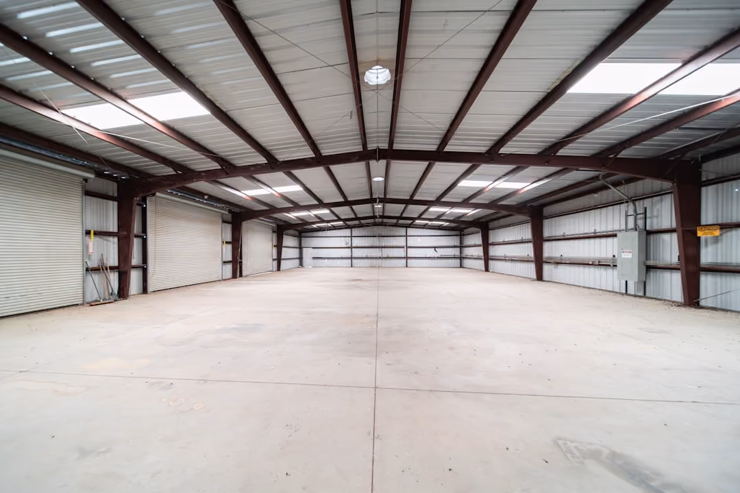 commercial warehouse with metal roof in Queens commercial warehouse with metal roof in Queens
