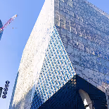 Toronto Metropolitan University campus building representing DMZ’s partnership with TMU to bring world-class entrepreneurship programs to students and researchers.