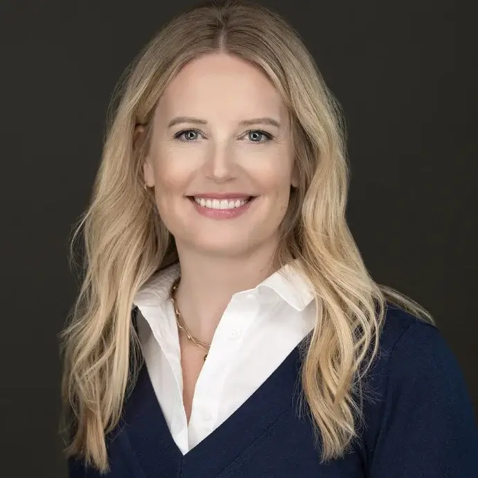 Sarah Pierce headshot