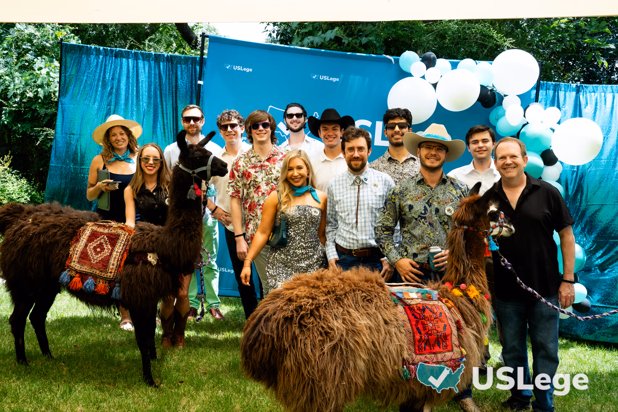 USLege Team Meets Llamas