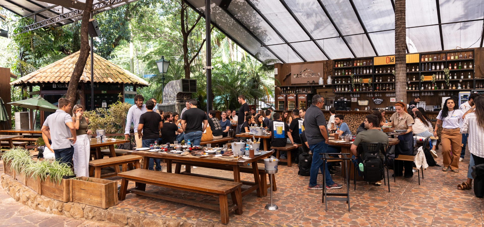 Música para os ouvidos: 5 bares e restaurantes onde a trilha sonora é levada a sério