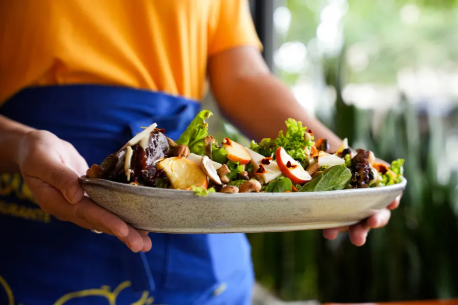 MOCOTÓ SALADA RESTAURANTE GUIA CAJU