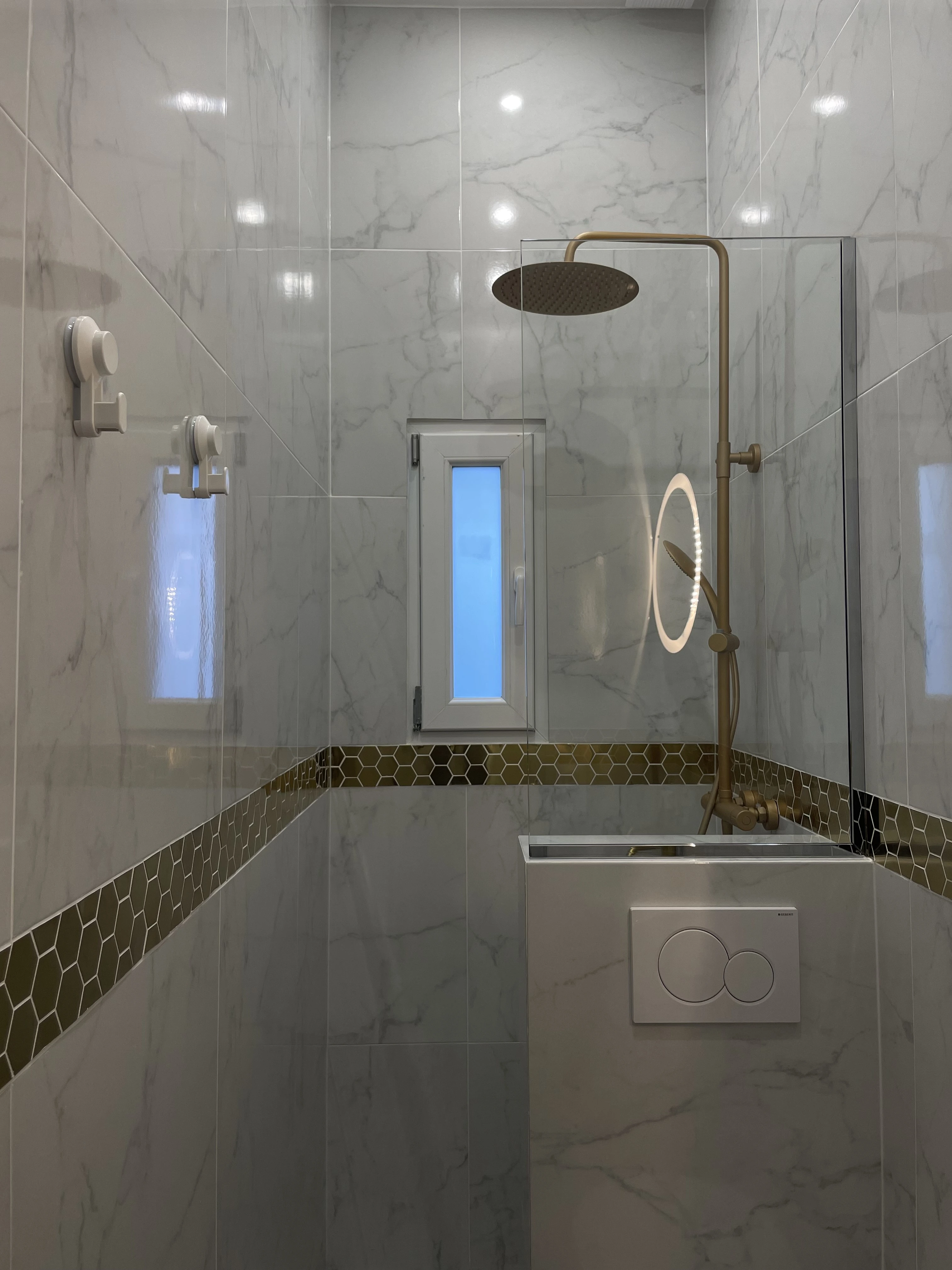 Décoration d'une salle de bain par Kimberyley Gouno