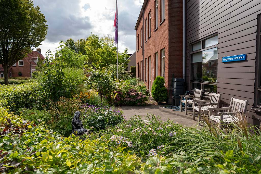 Woonzorglocatie Aernswaert sfeerbeeld tuin