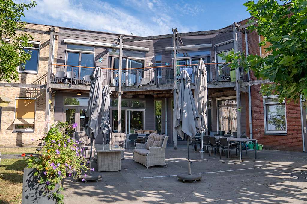 Woonzorglocatie Aernsweart sfeerbeeld Terras