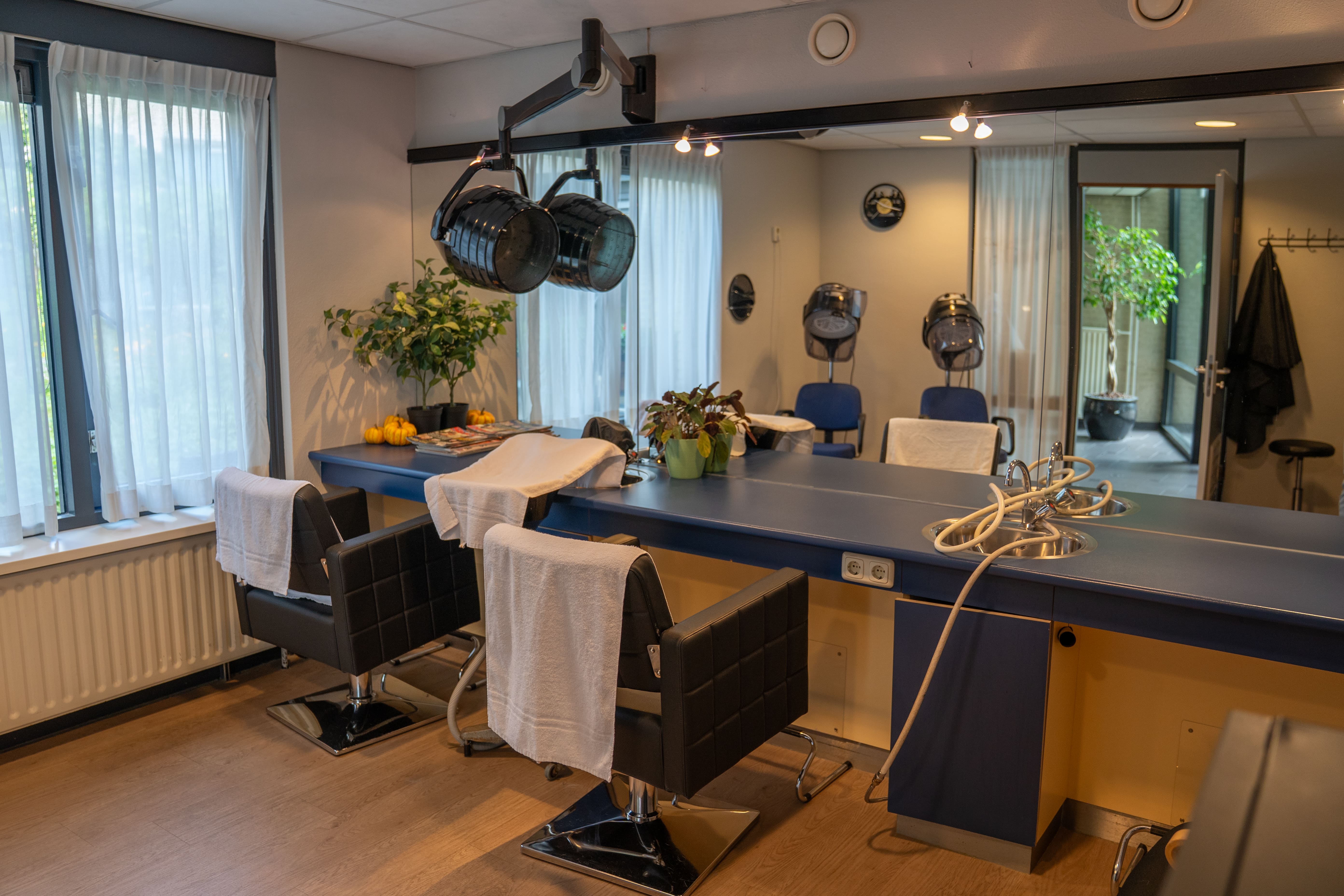 Woonzorglocatie De Doelen sfeerbeeld kappersruimte