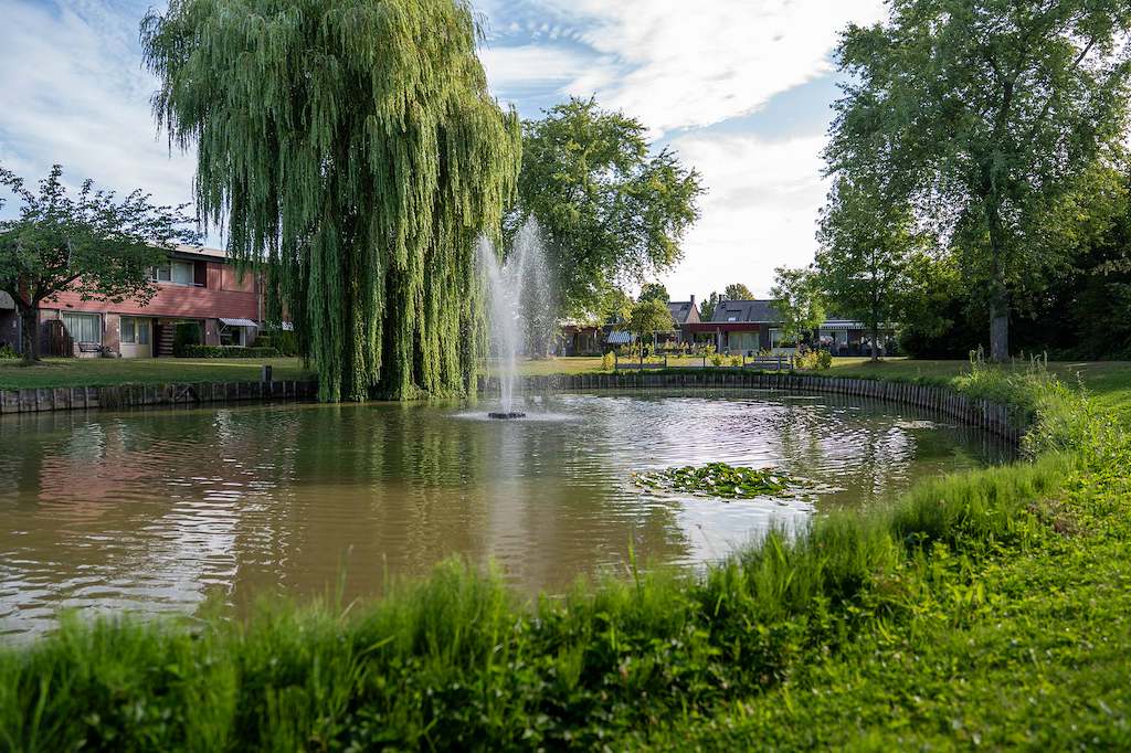 Woonzorglocatie De Kloosterhoeve sfeerimpressie binnentuin