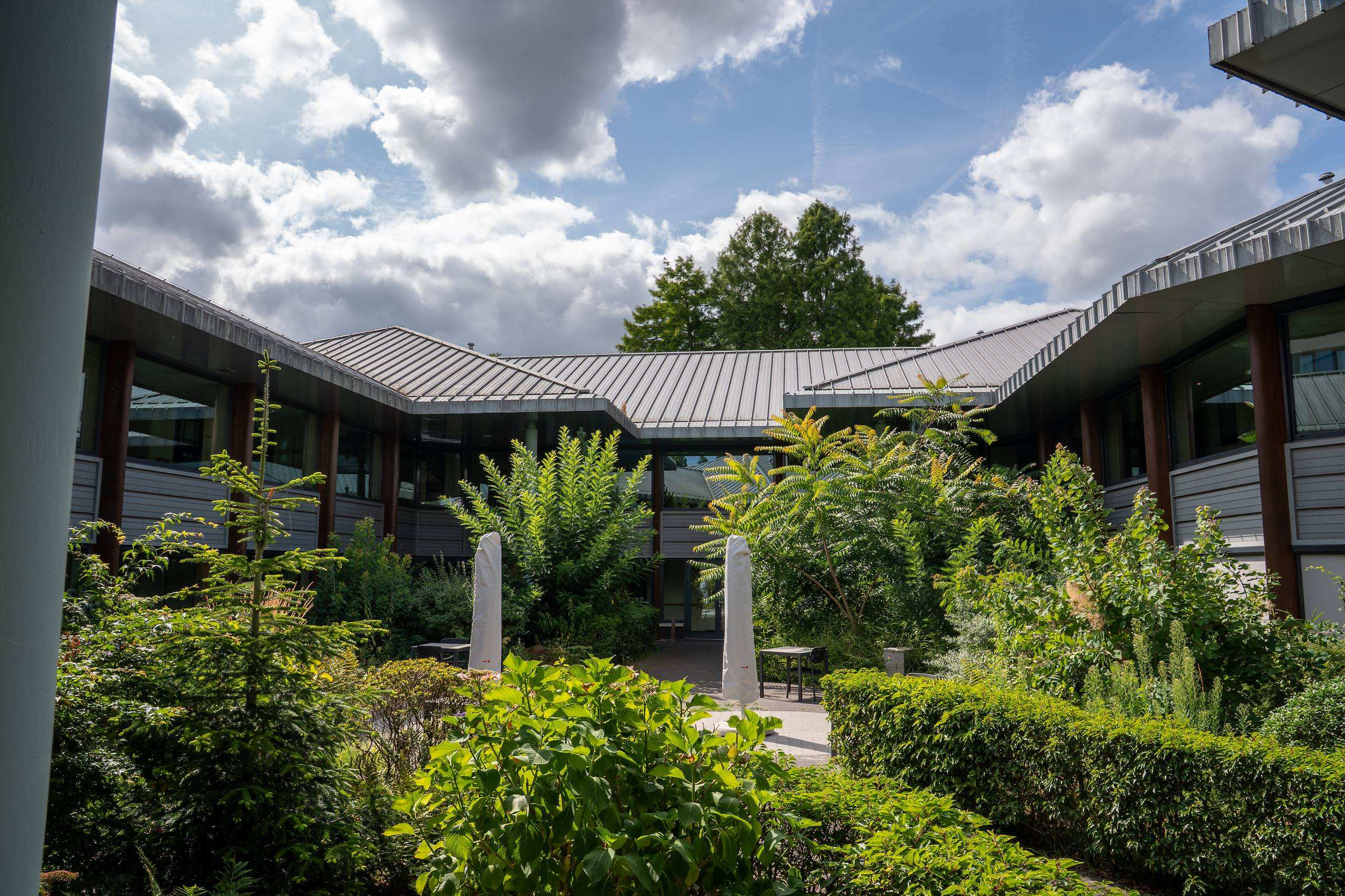 Woonzorglocatie Dongenpark sfeerbeeld binnentuin