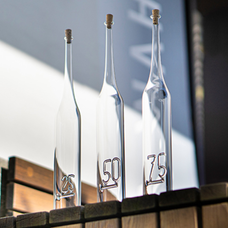 Jubiläumsflasche mit Zahl 60